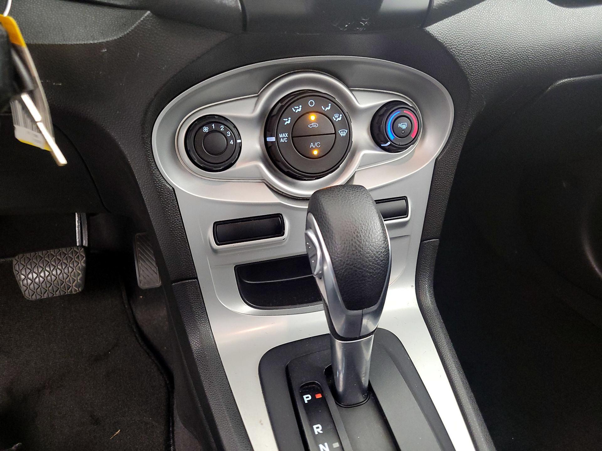 Thumbnail: 2019 Ford Fiesta - 16