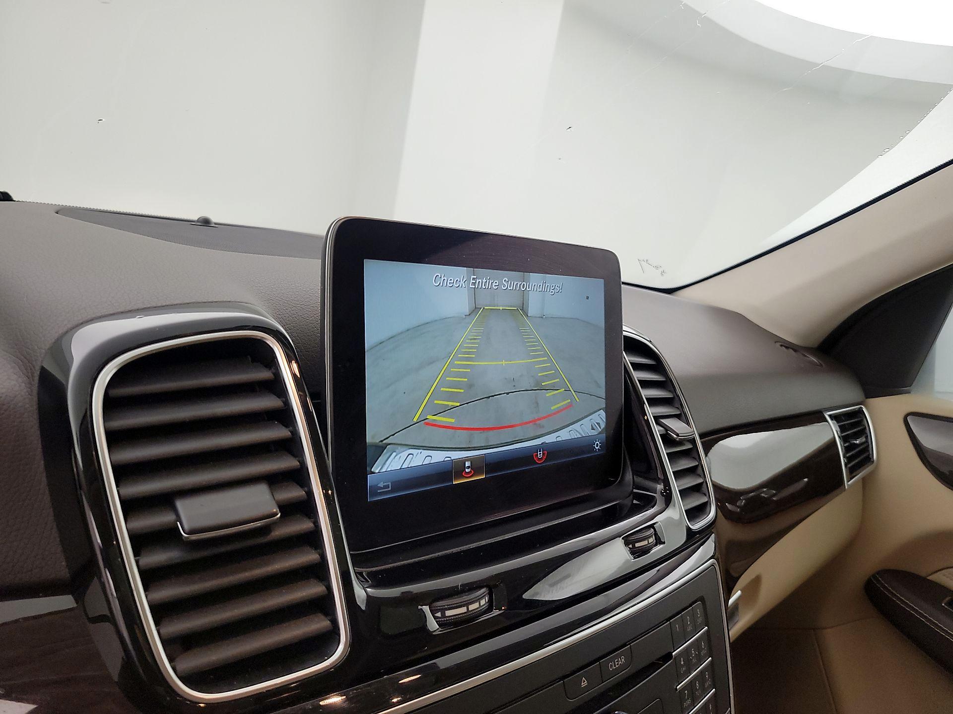 Thumbnail: 2016 Mercedes-Benz GLE - 15