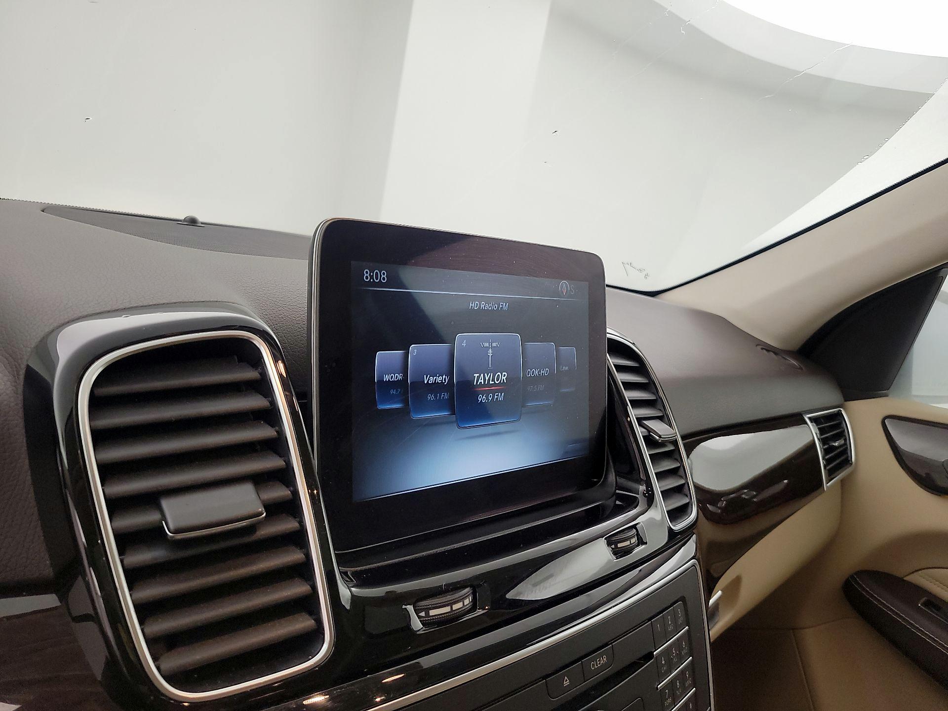 Thumbnail: 2016 Mercedes-Benz GLE - 16