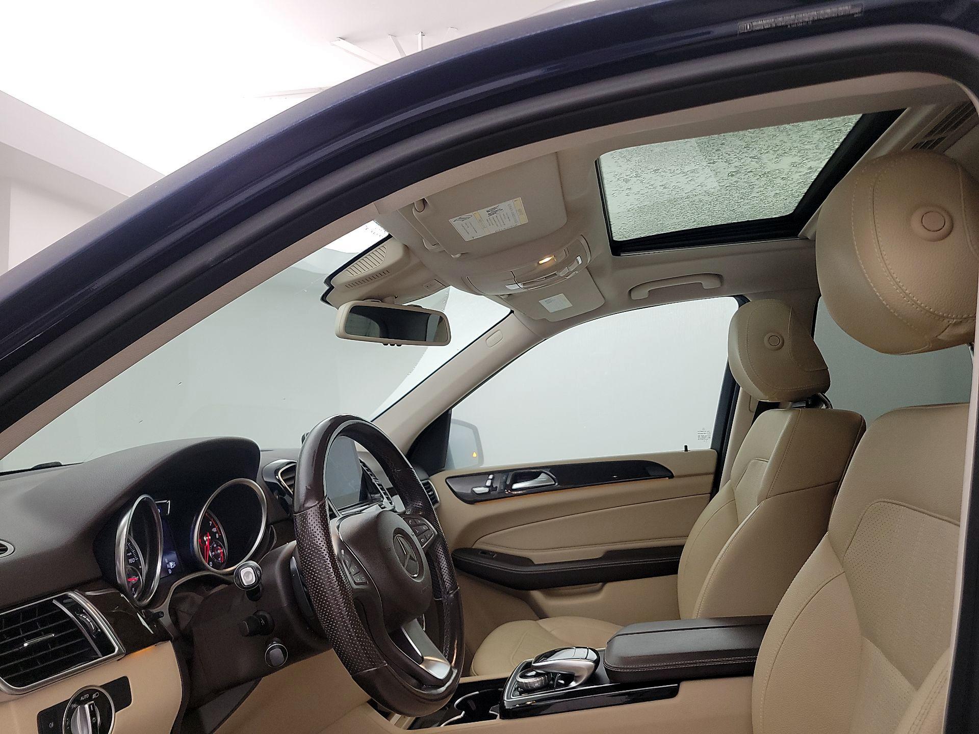 Thumbnail: 2016 Mercedes-Benz GLE - 20