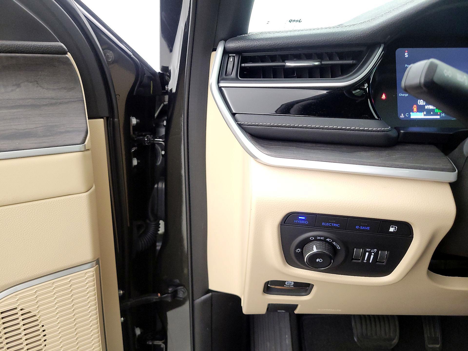 Thumbnail: 2024 Jeep Grand Cherokee - 13