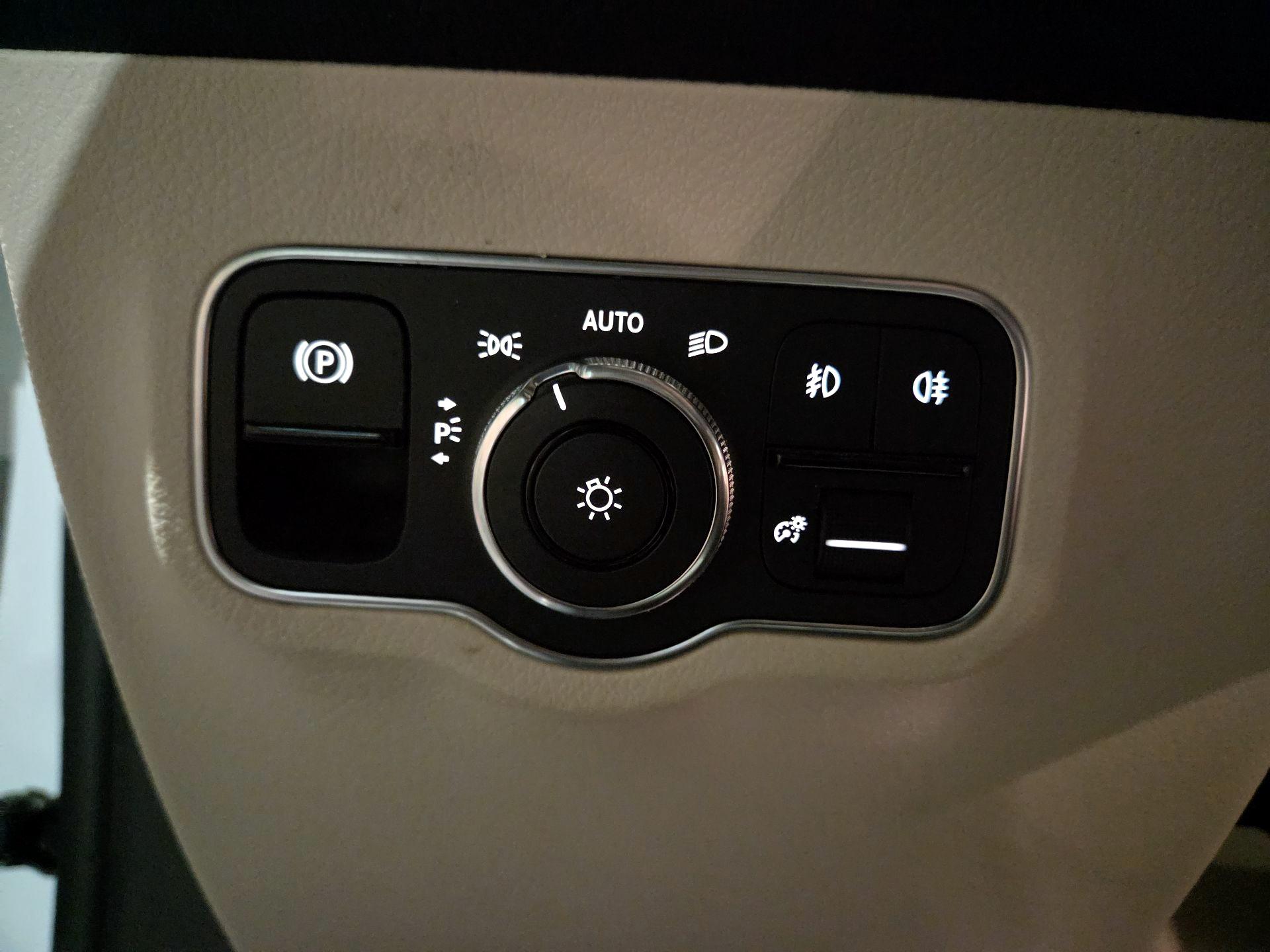 Thumbnail: 2022 Mercedes-Benz GLB - 11