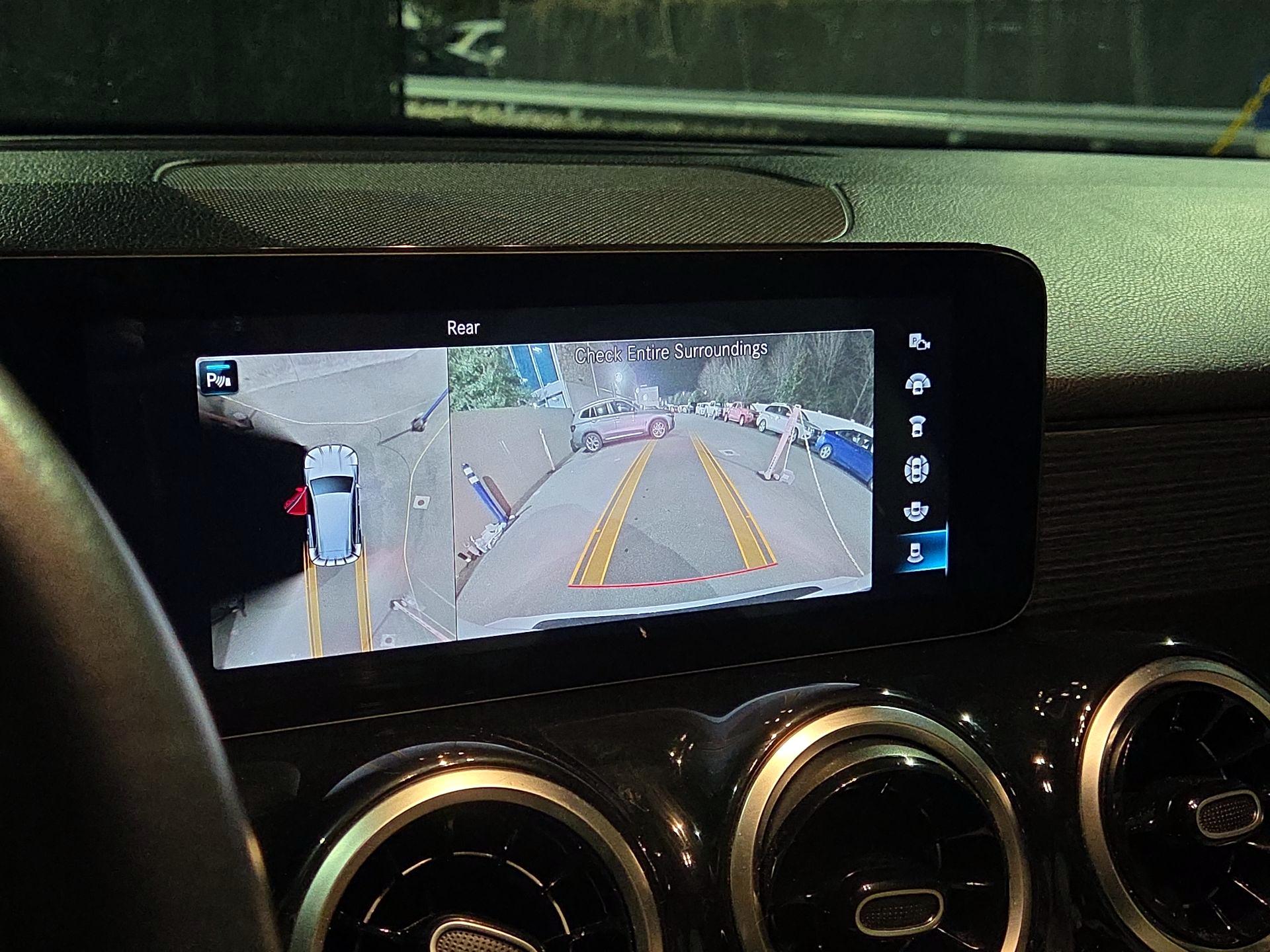 Thumbnail: 2022 Mercedes-Benz GLB - 12