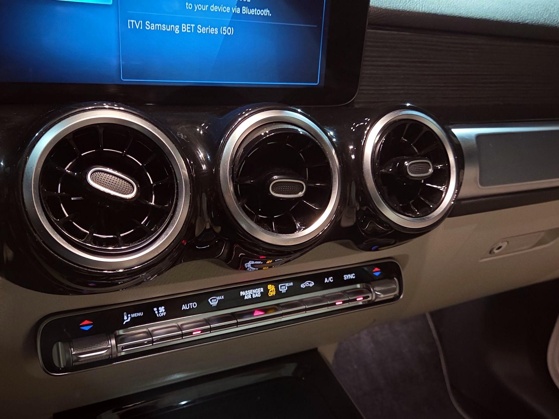 Thumbnail: 2022 Mercedes-Benz GLB - 14