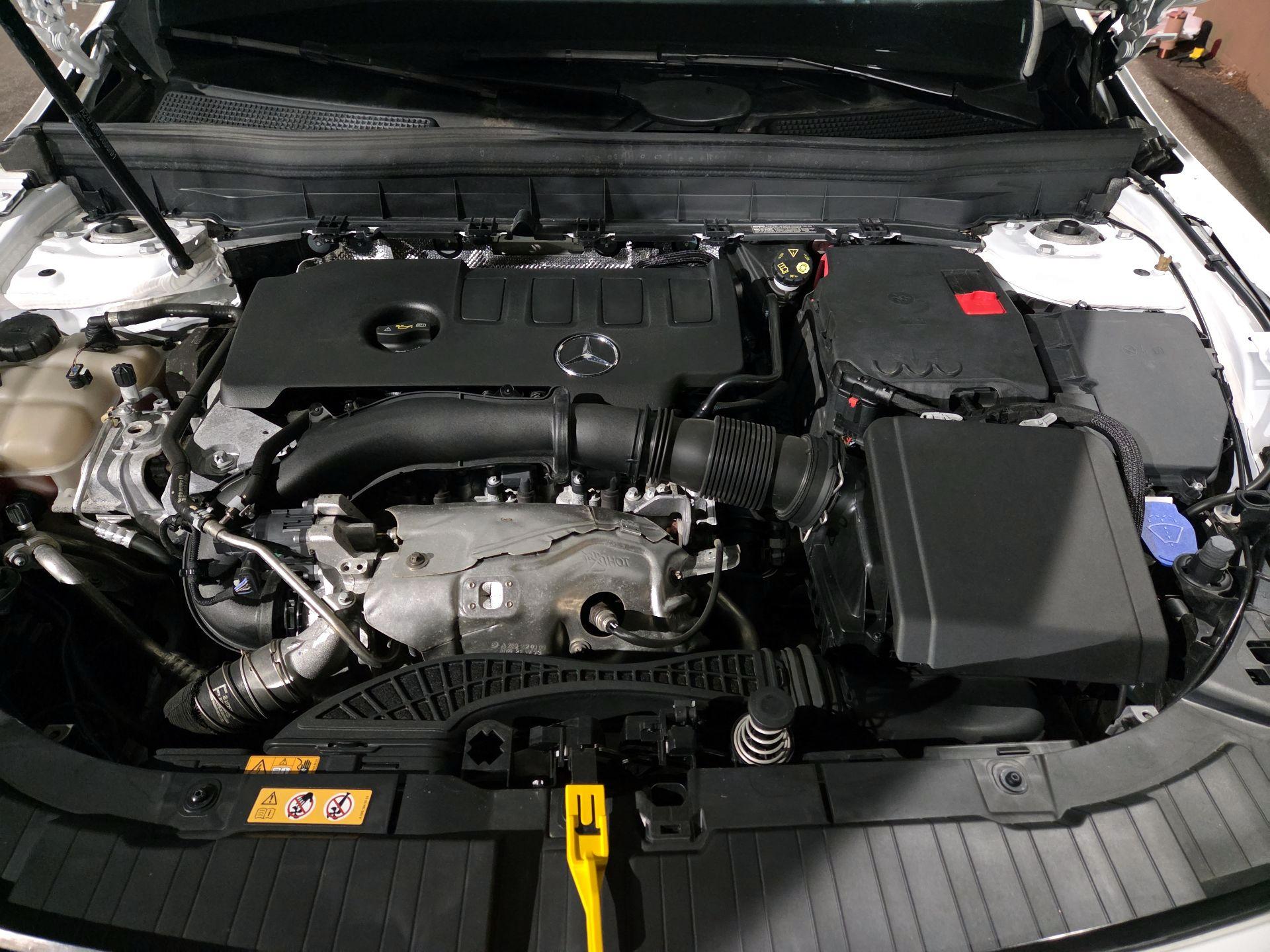 Thumbnail: 2022 Mercedes-Benz GLB - 19