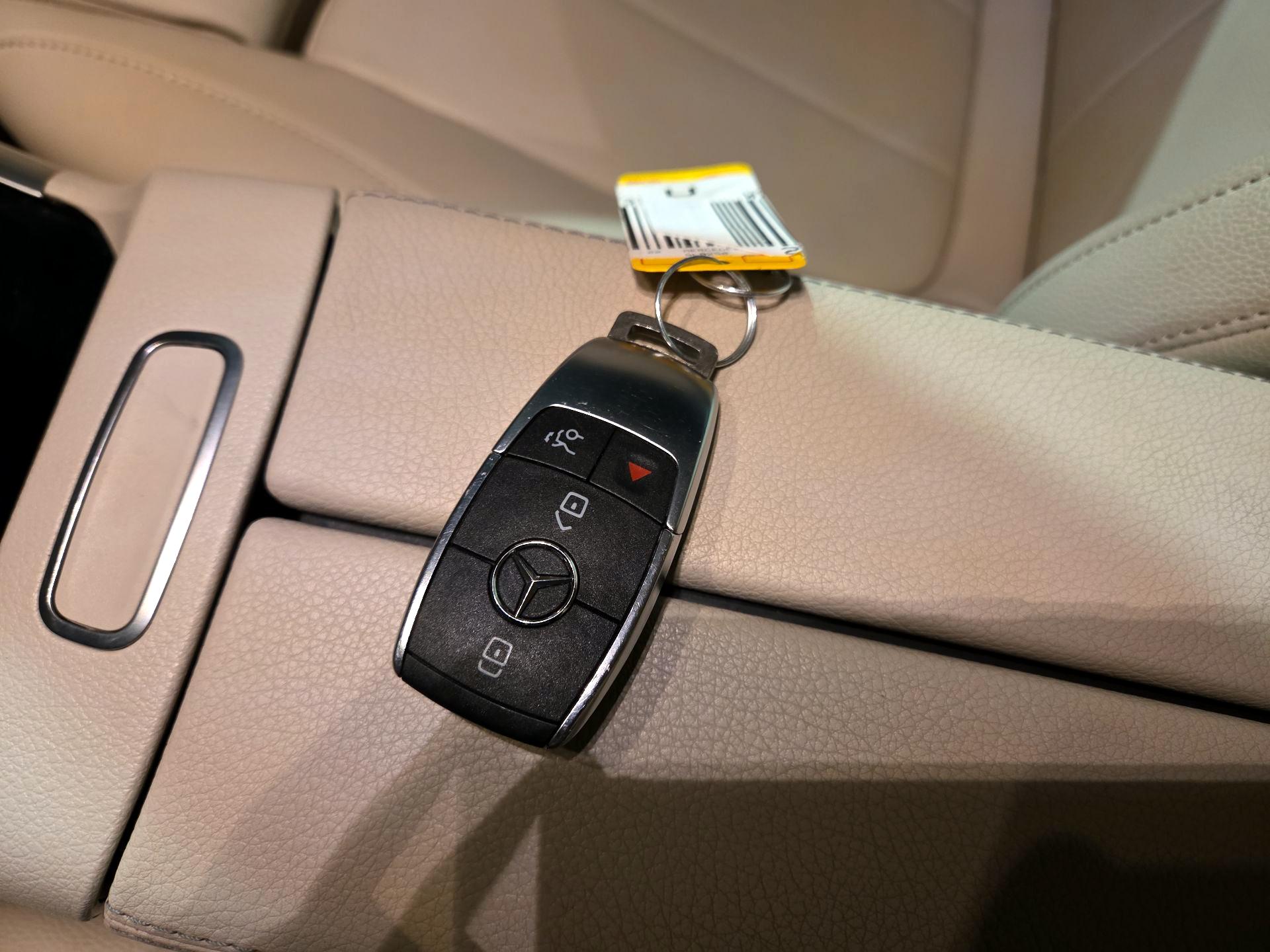 Thumbnail: 2022 Mercedes-Benz GLB - 20