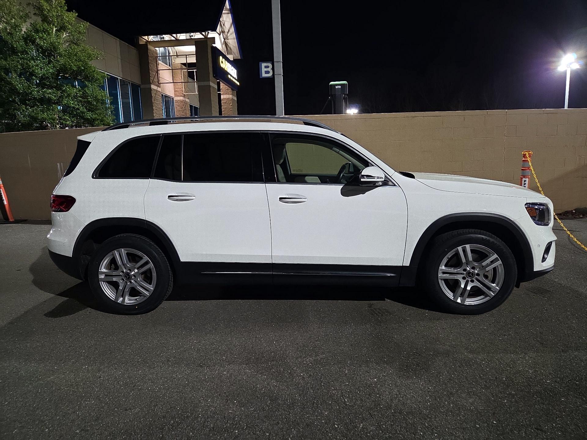 Thumbnail: 2022 Mercedes-Benz GLB - 4