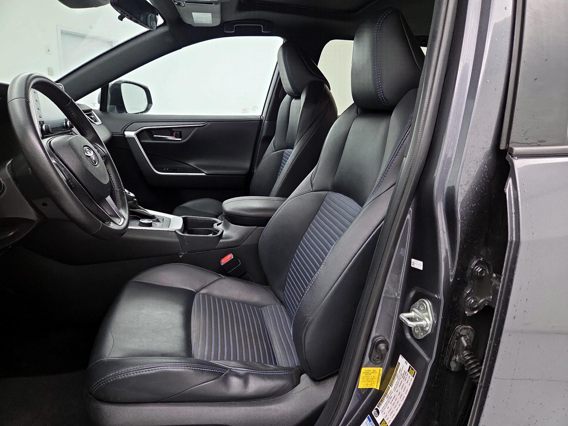 Thumbnail: 2020 Toyota RAV4 - 11