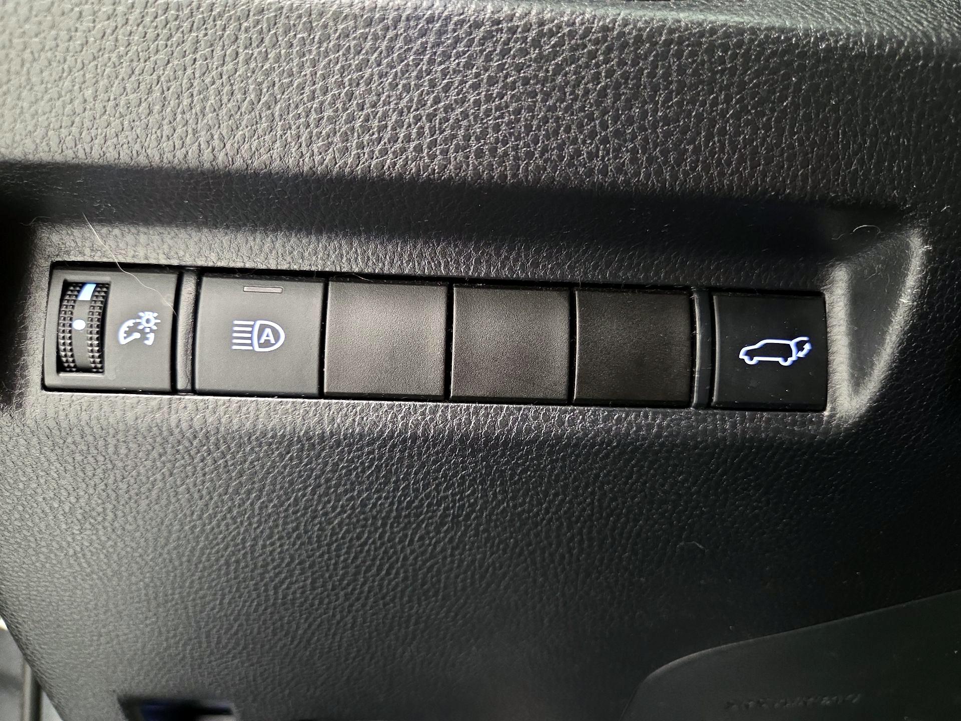 Thumbnail: 2020 Toyota RAV4 - 13