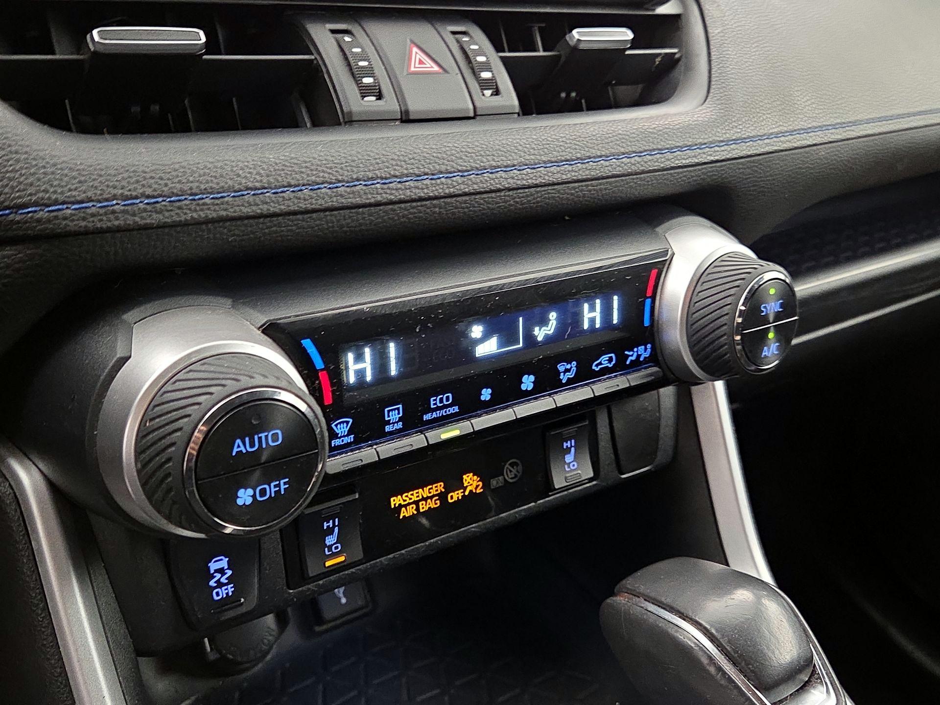 Thumbnail: 2020 Toyota RAV4 - 16