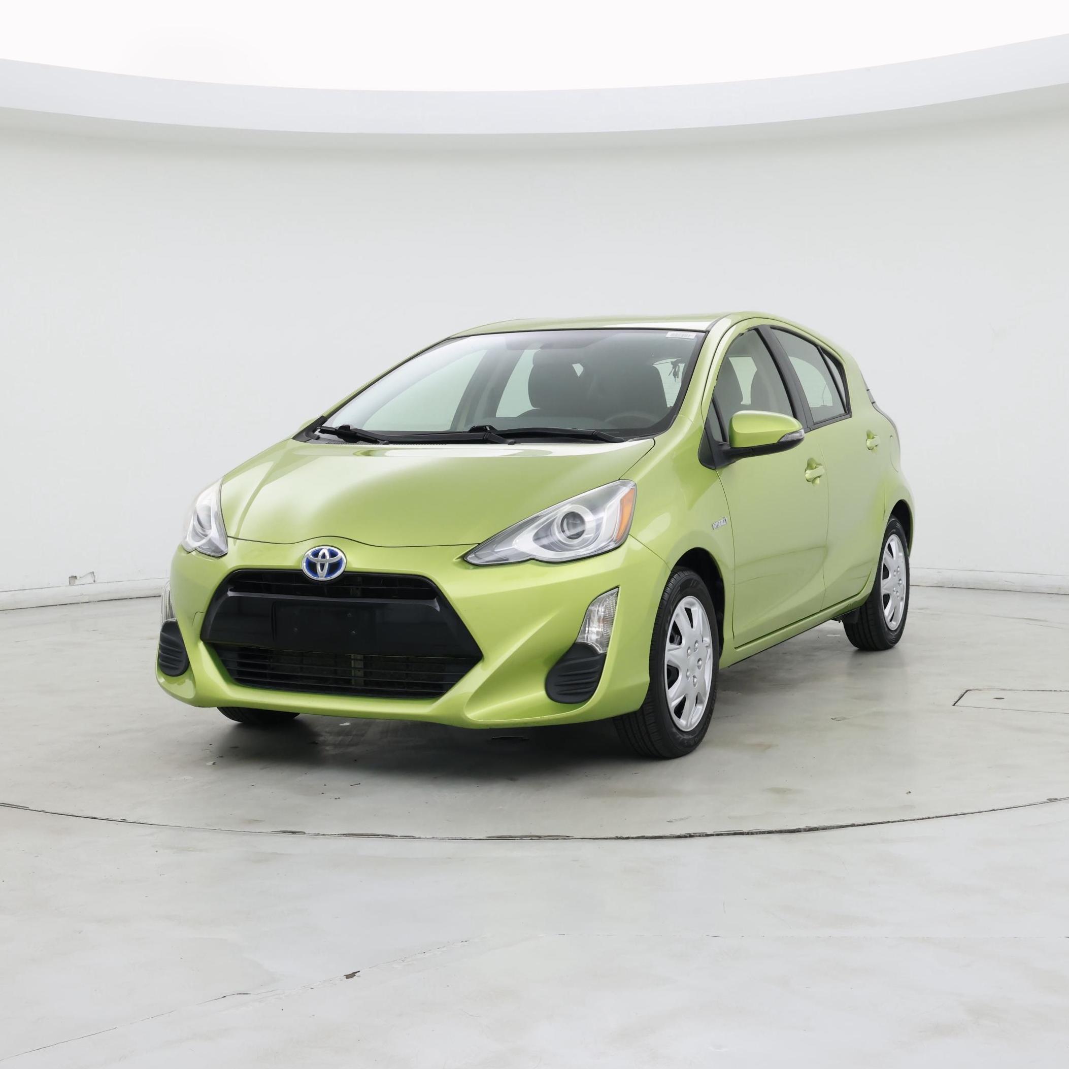 Thumbnail: 2016 Toyota Prius c - 4