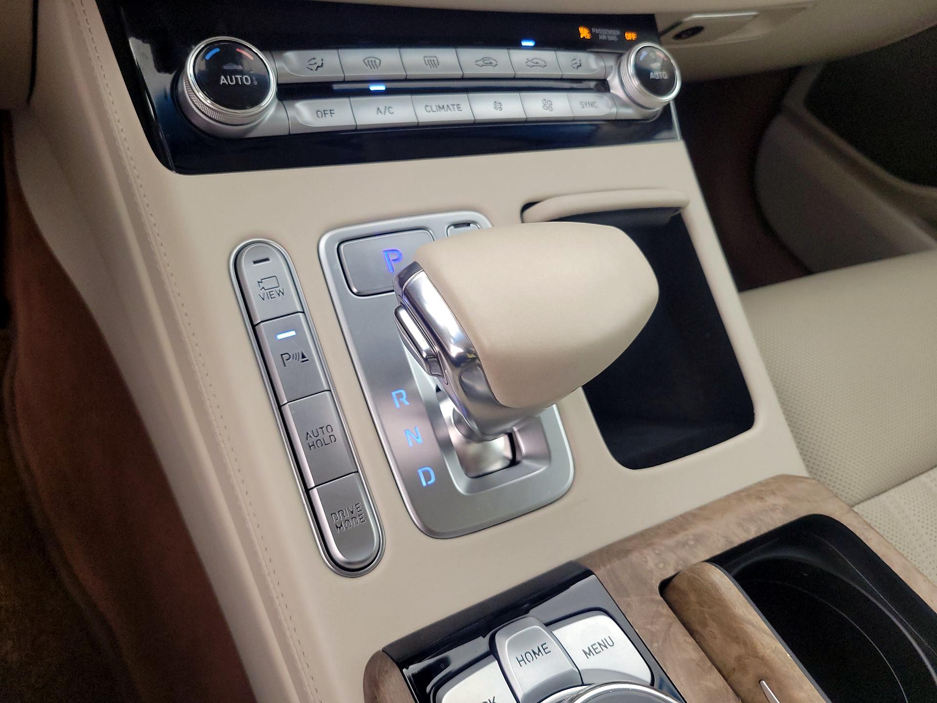 Thumbnail: 2021 Genesis G90 - 18