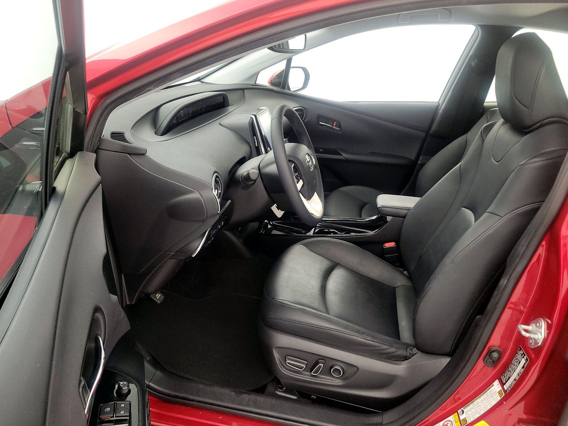 Thumbnail: 2017 Toyota Prius Prime - 11