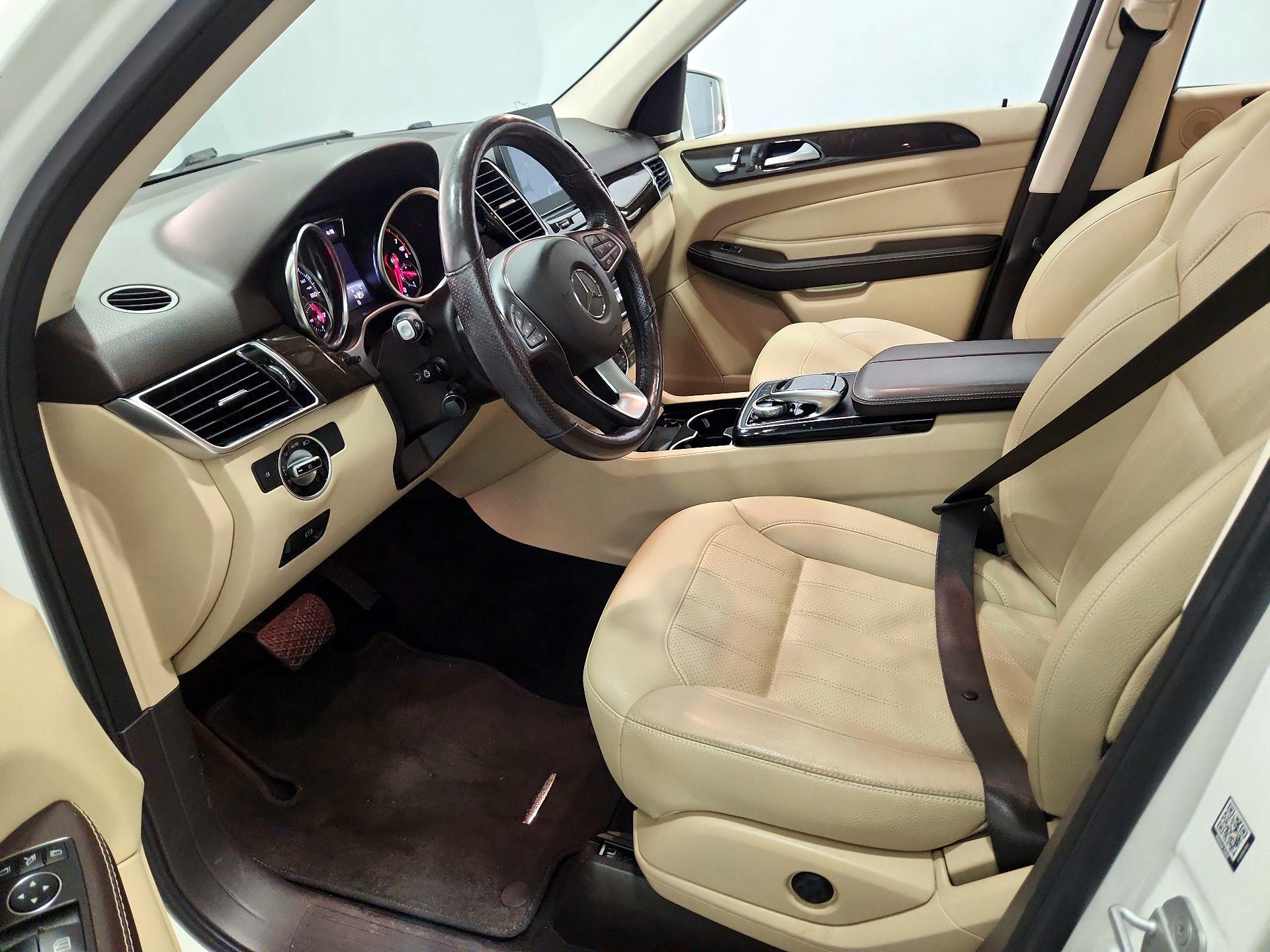 Thumbnail: 2017 Mercedes-Benz GLE - 11