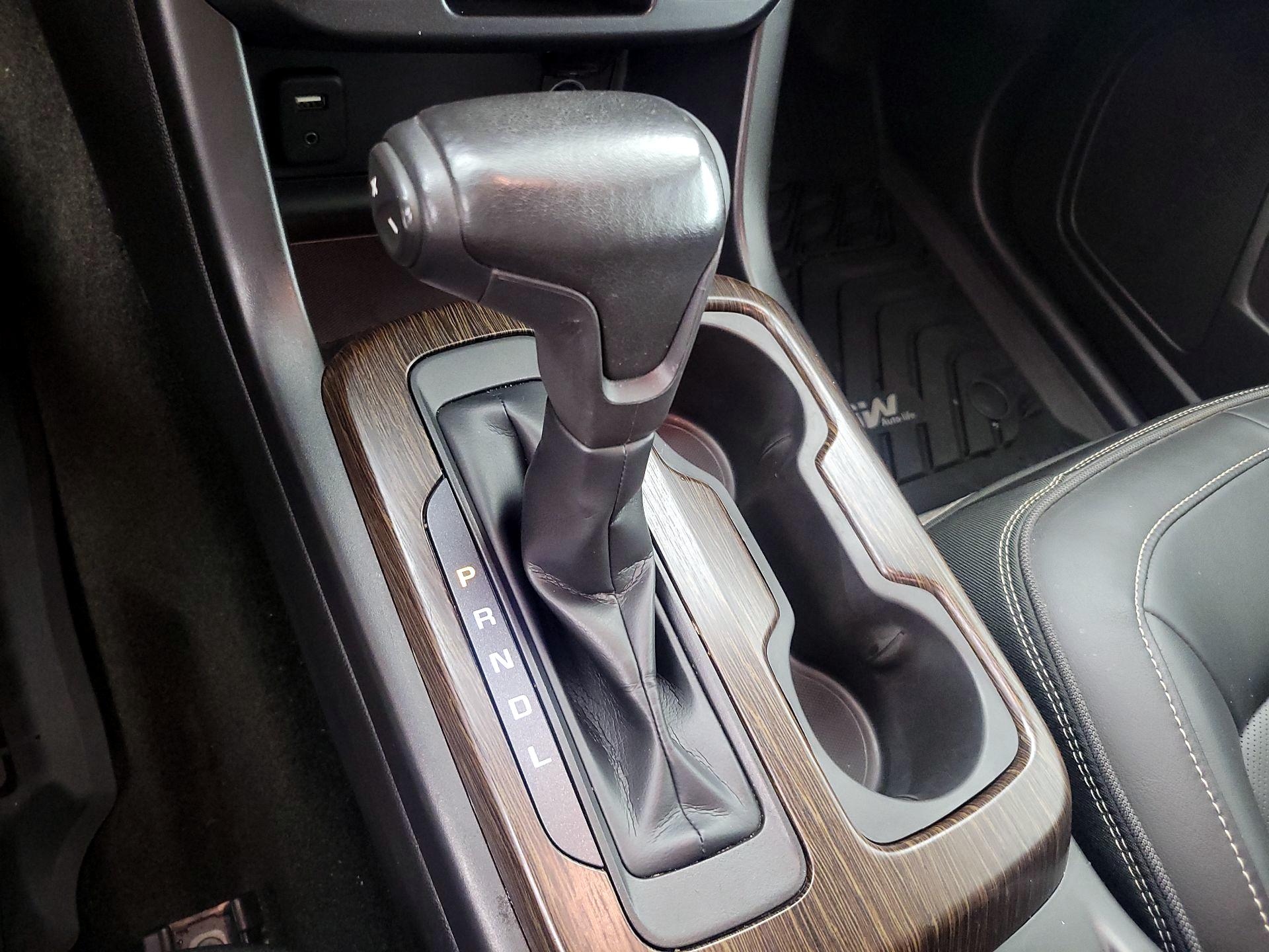 Thumbnail: 2018 GMC Canyon - 18