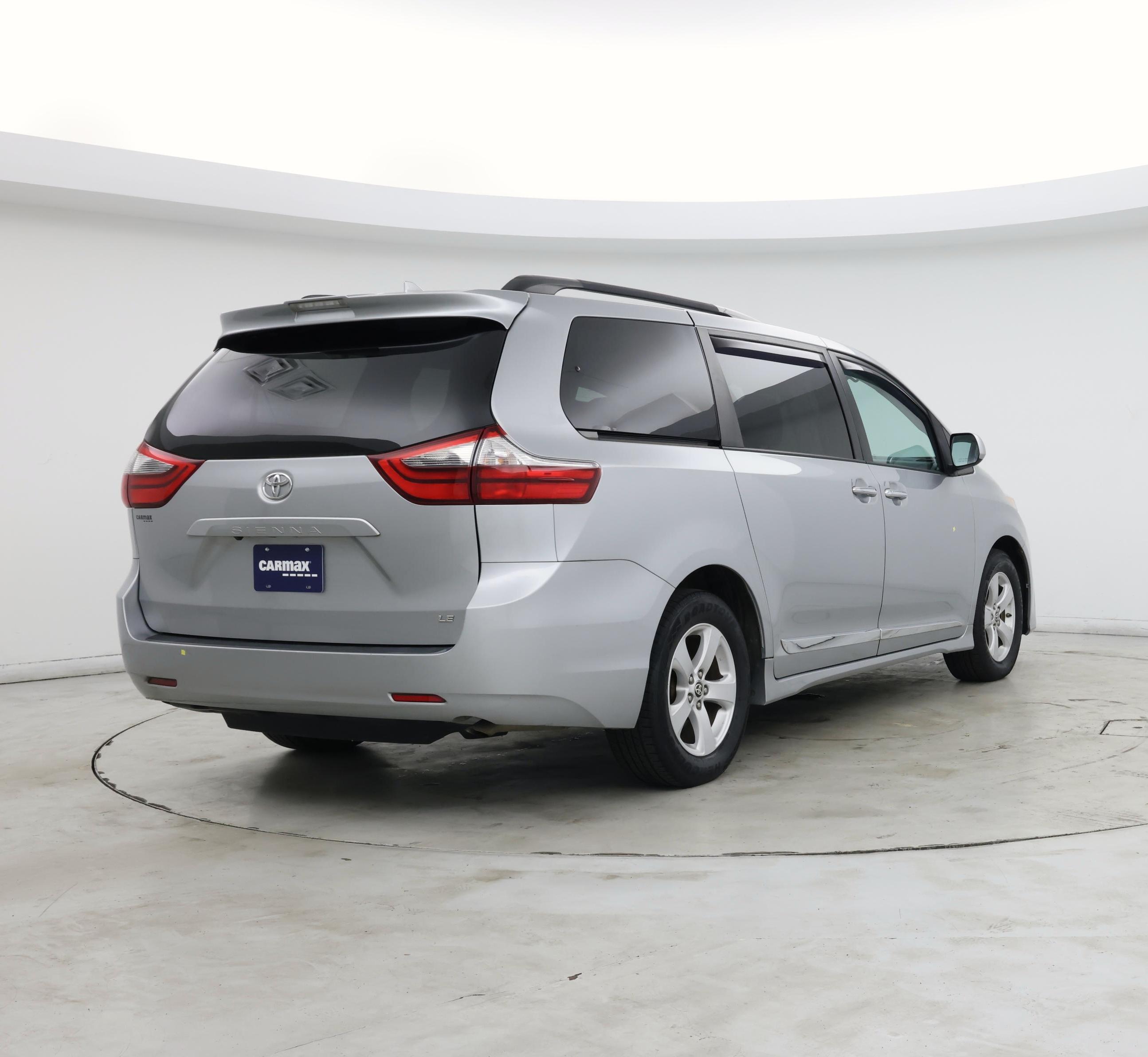 Thumbnail: 2020 Toyota Sienna - 8