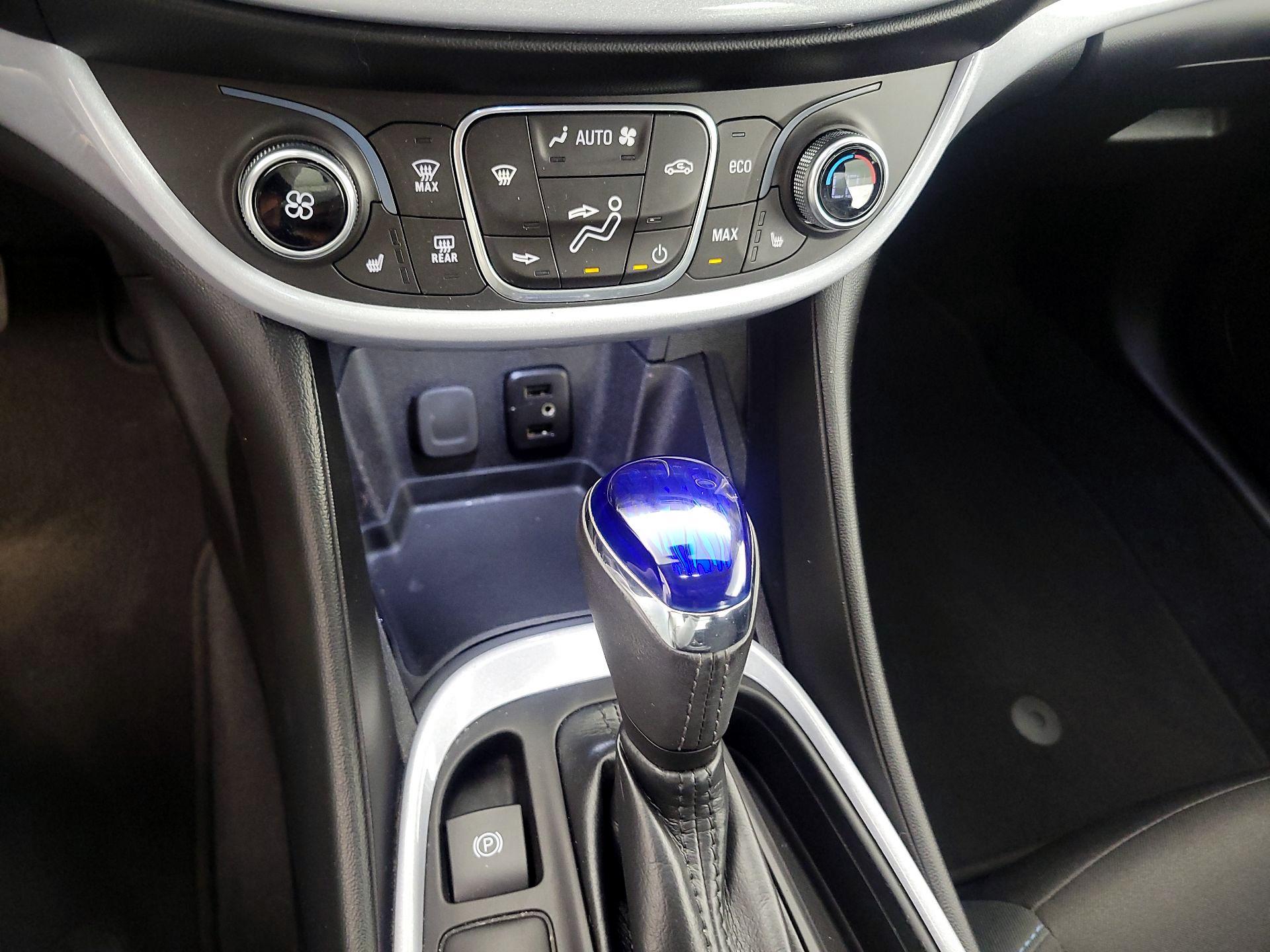 Thumbnail: 2018 Chevrolet Volt - 16