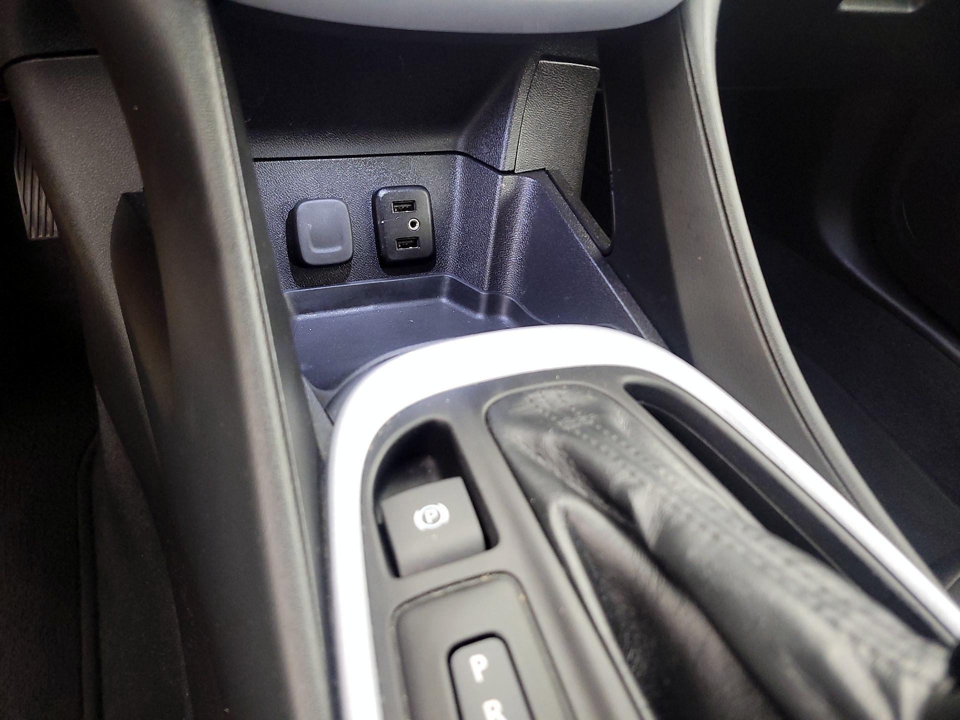 Thumbnail: 2018 Chevrolet Volt - 18