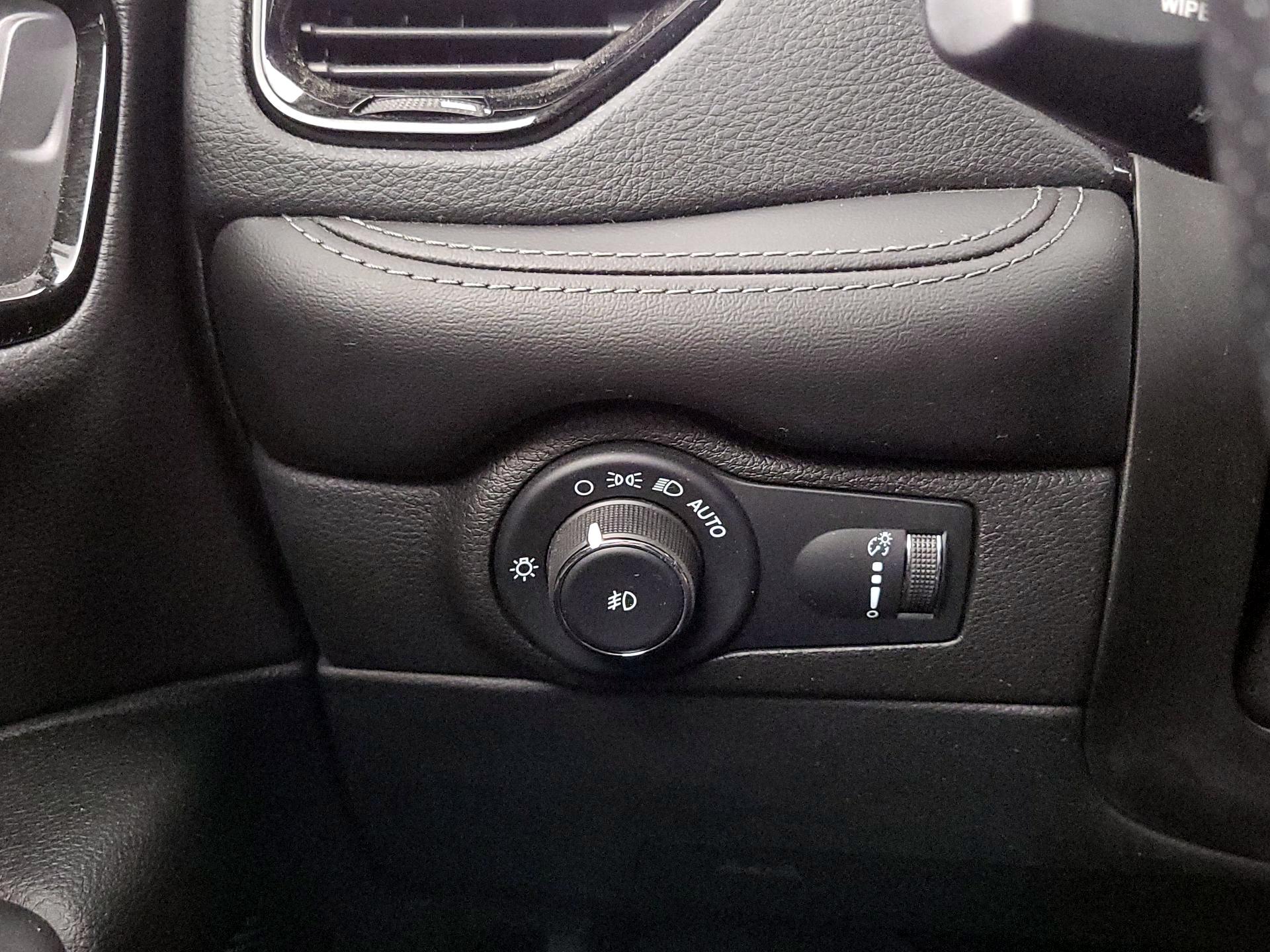 Thumbnail: 2022 Dodge Durango - 13