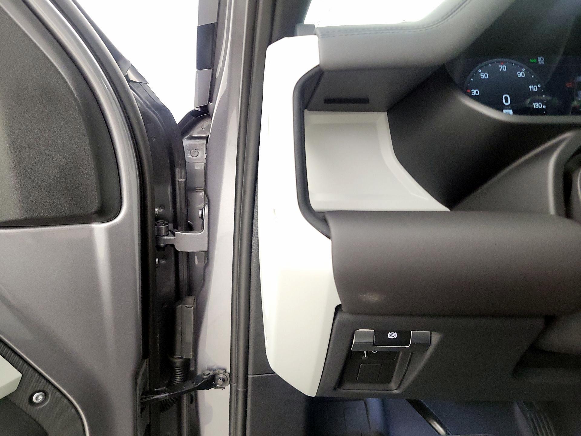 Thumbnail: 2024 Land Rover Defender - 13