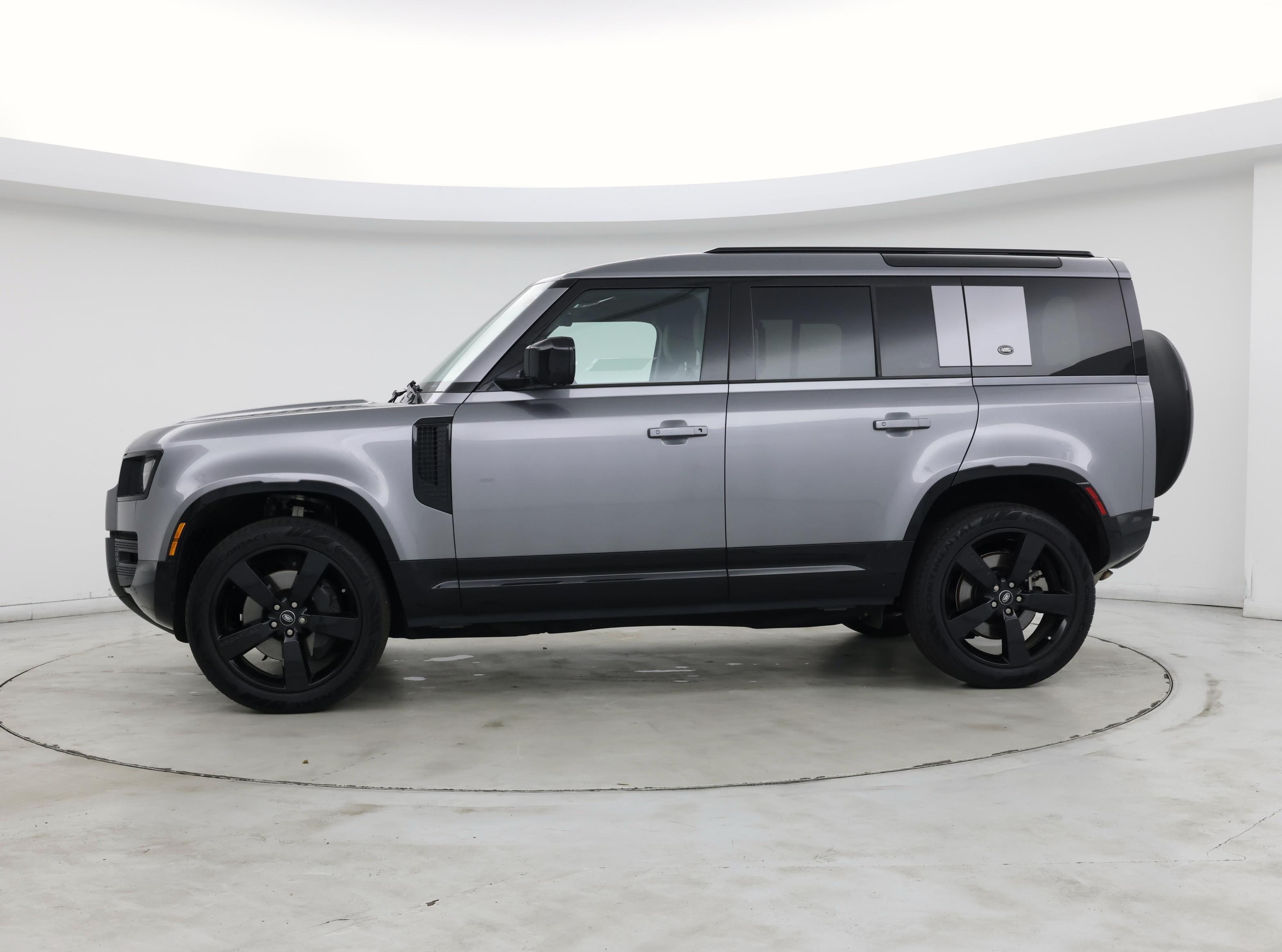 Thumbnail: 2024 Land Rover Defender - 3