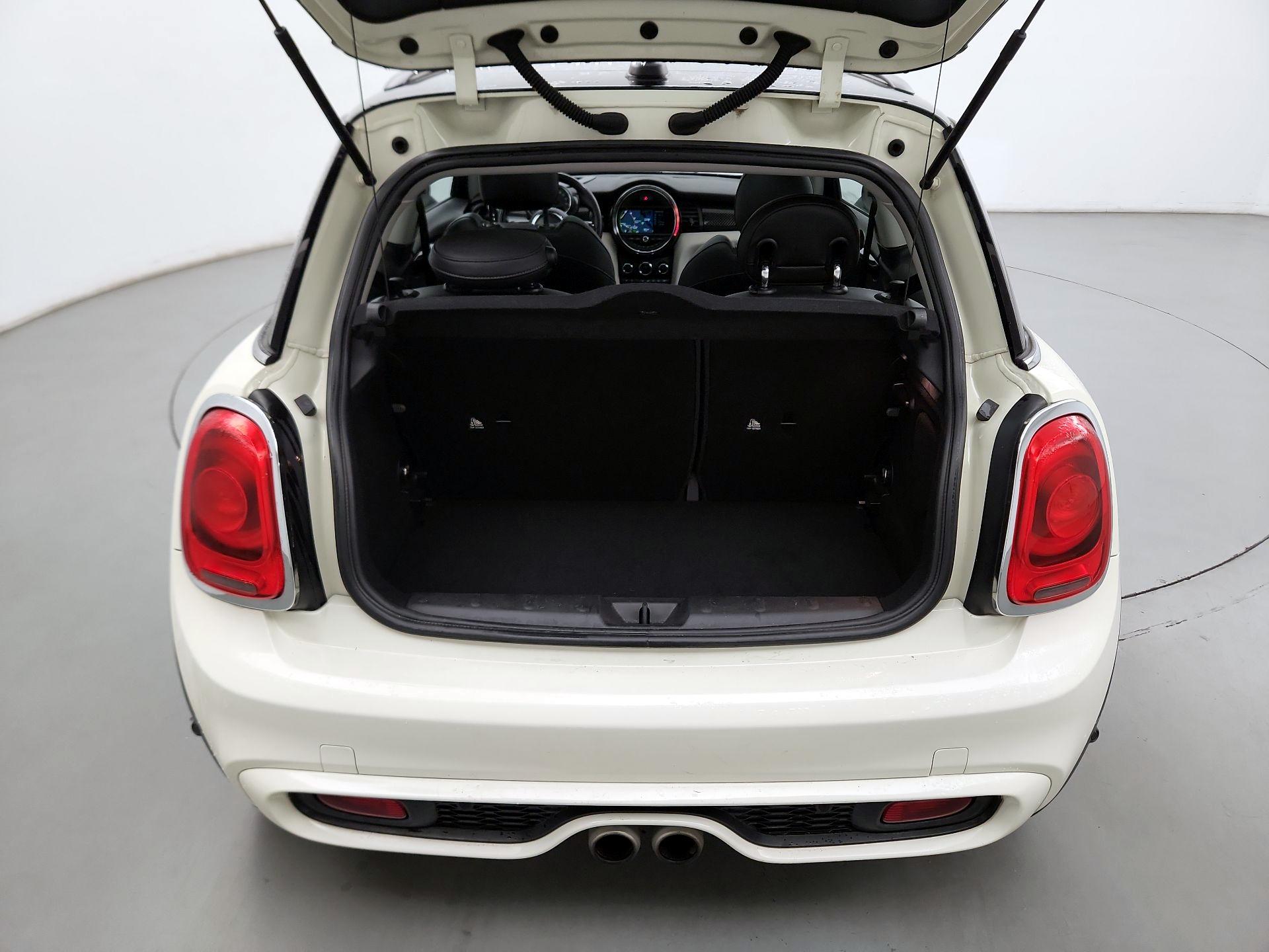 Thumbnail: 2018 MINI Cooper Hardtop - 20