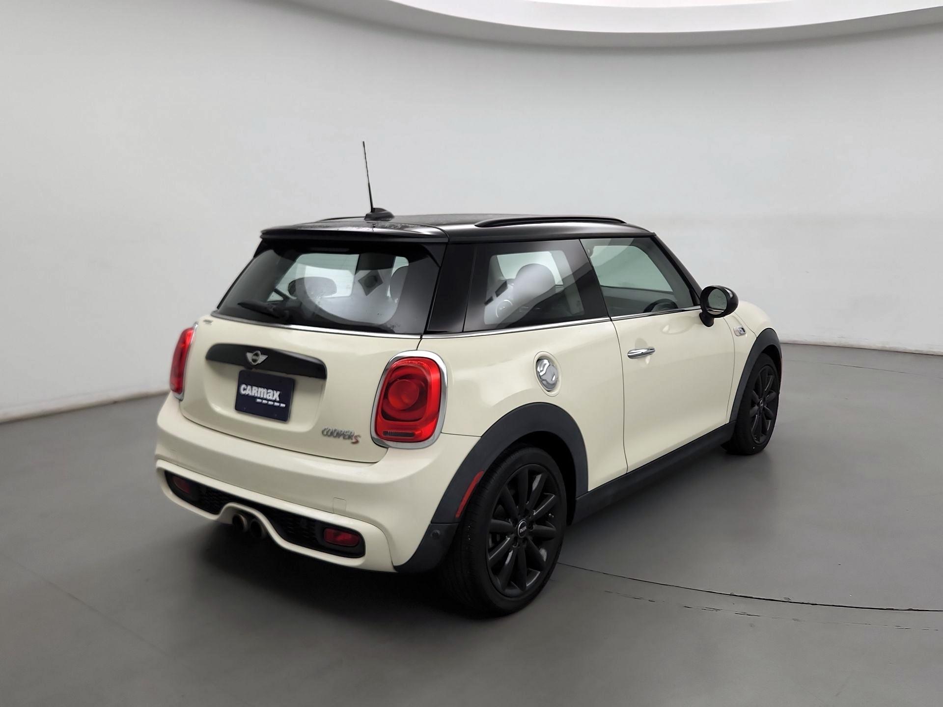 Thumbnail: 2018 MINI Cooper Hardtop - 5