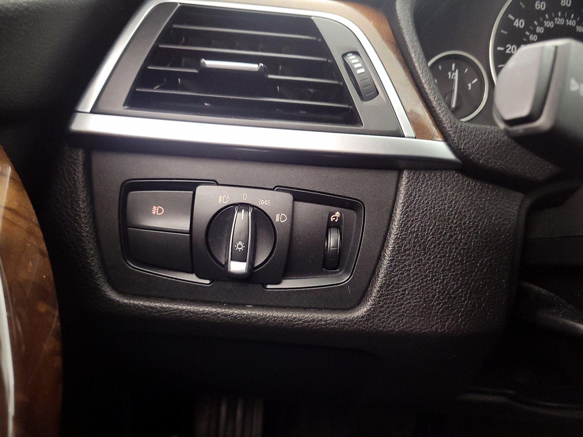 Thumbnail: 2018 BMW 3 Series - 13