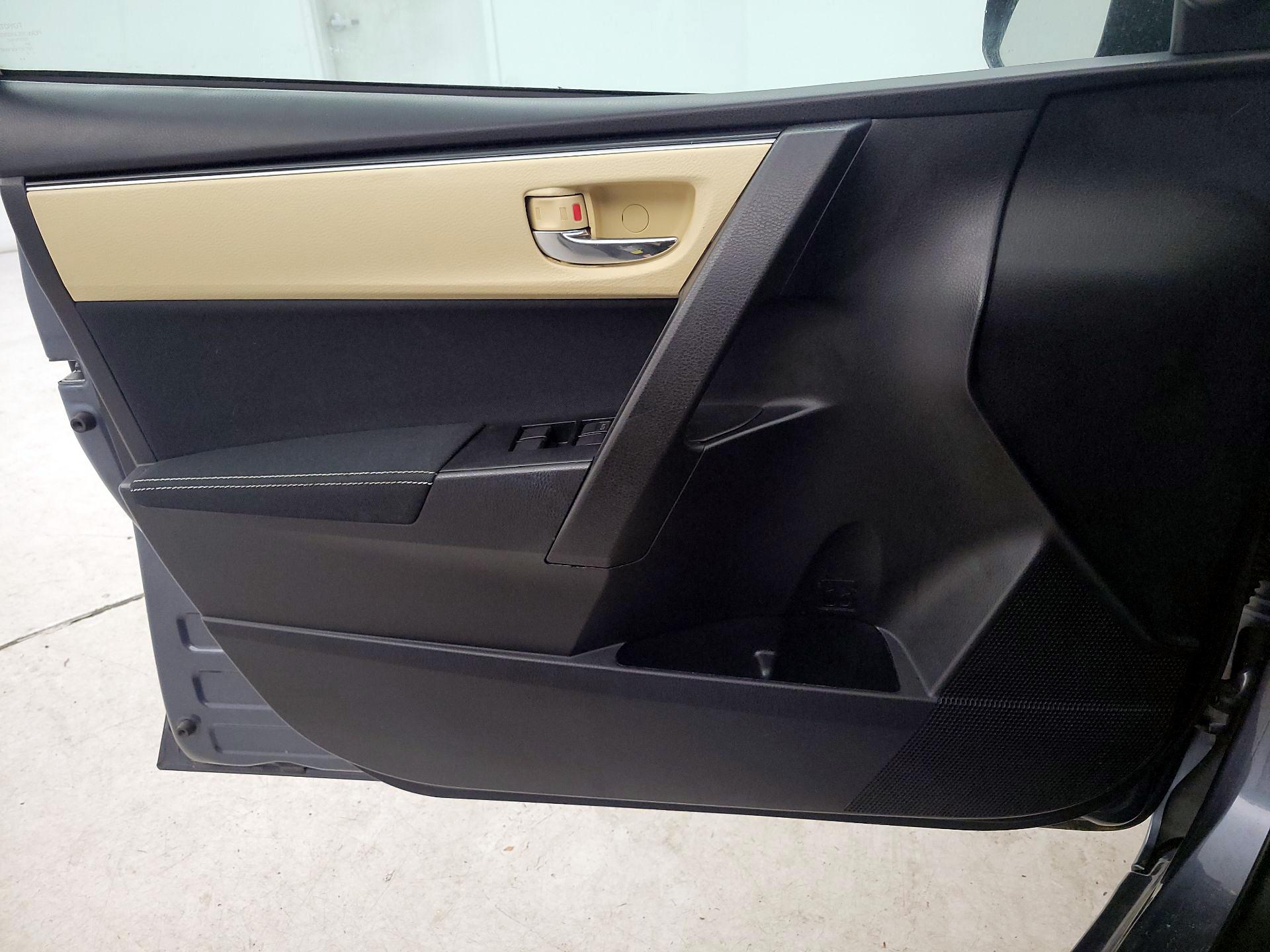 Thumbnail: 2018 Toyota Corolla - 12