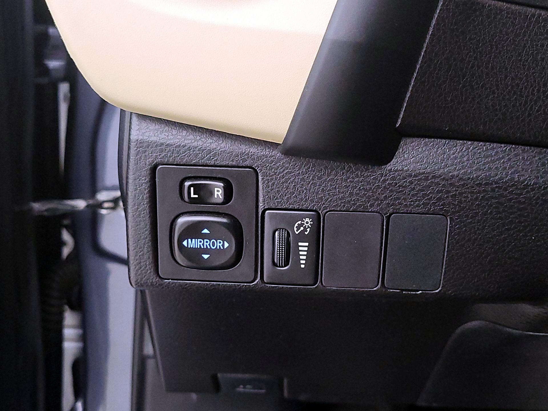 Thumbnail: 2018 Toyota Corolla - 13