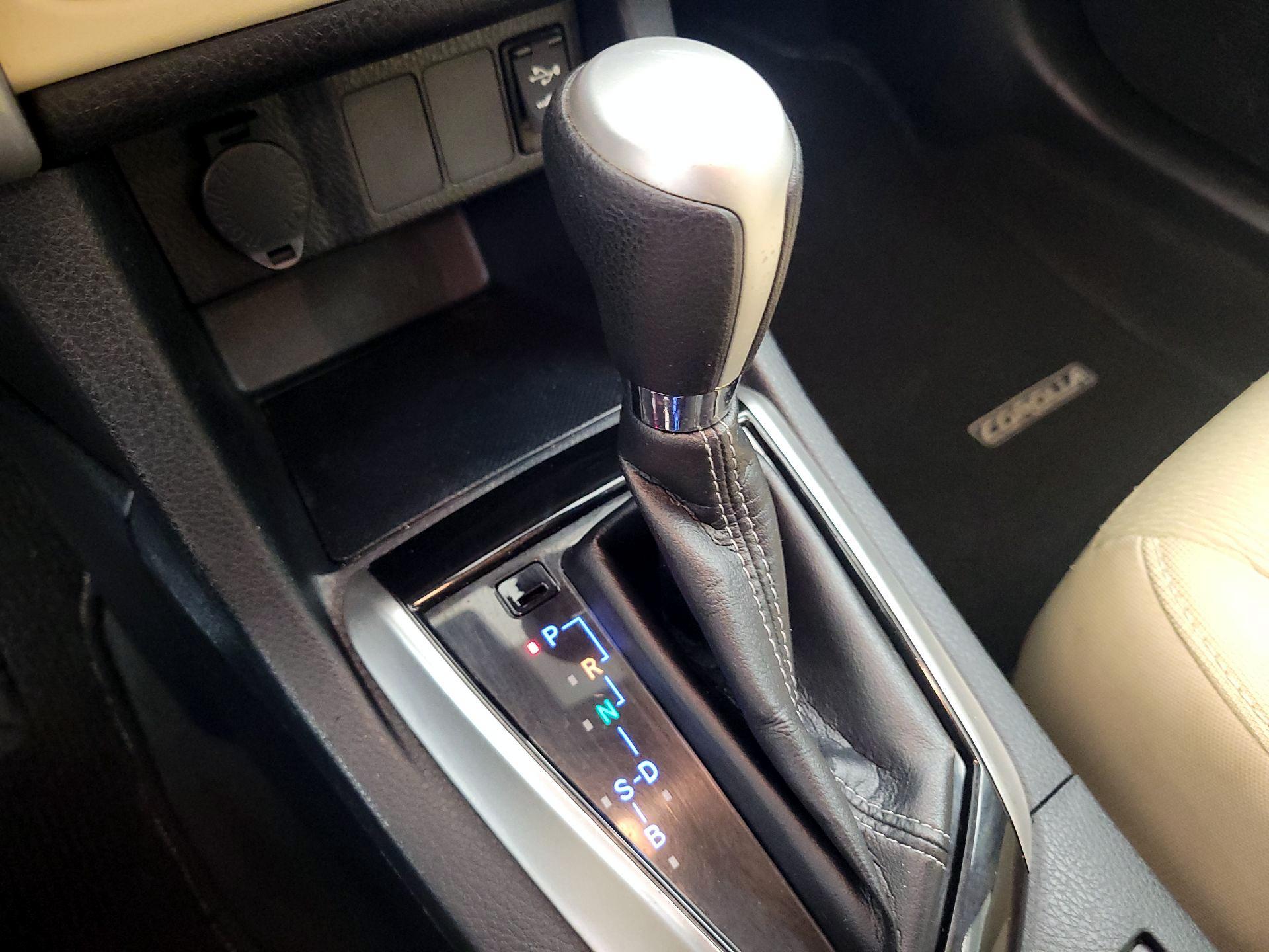 Thumbnail: 2018 Toyota Corolla - 17