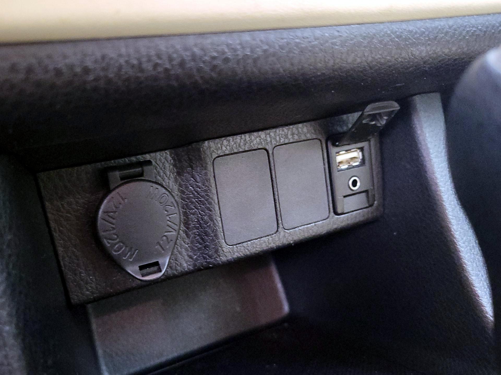 Thumbnail: 2018 Toyota Corolla - 18