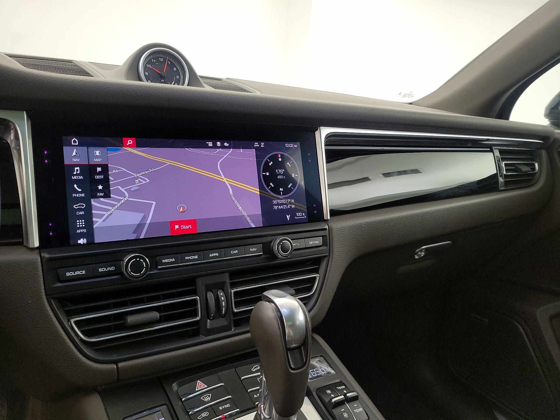 Thumbnail: 2021 Porsche Macan - 14