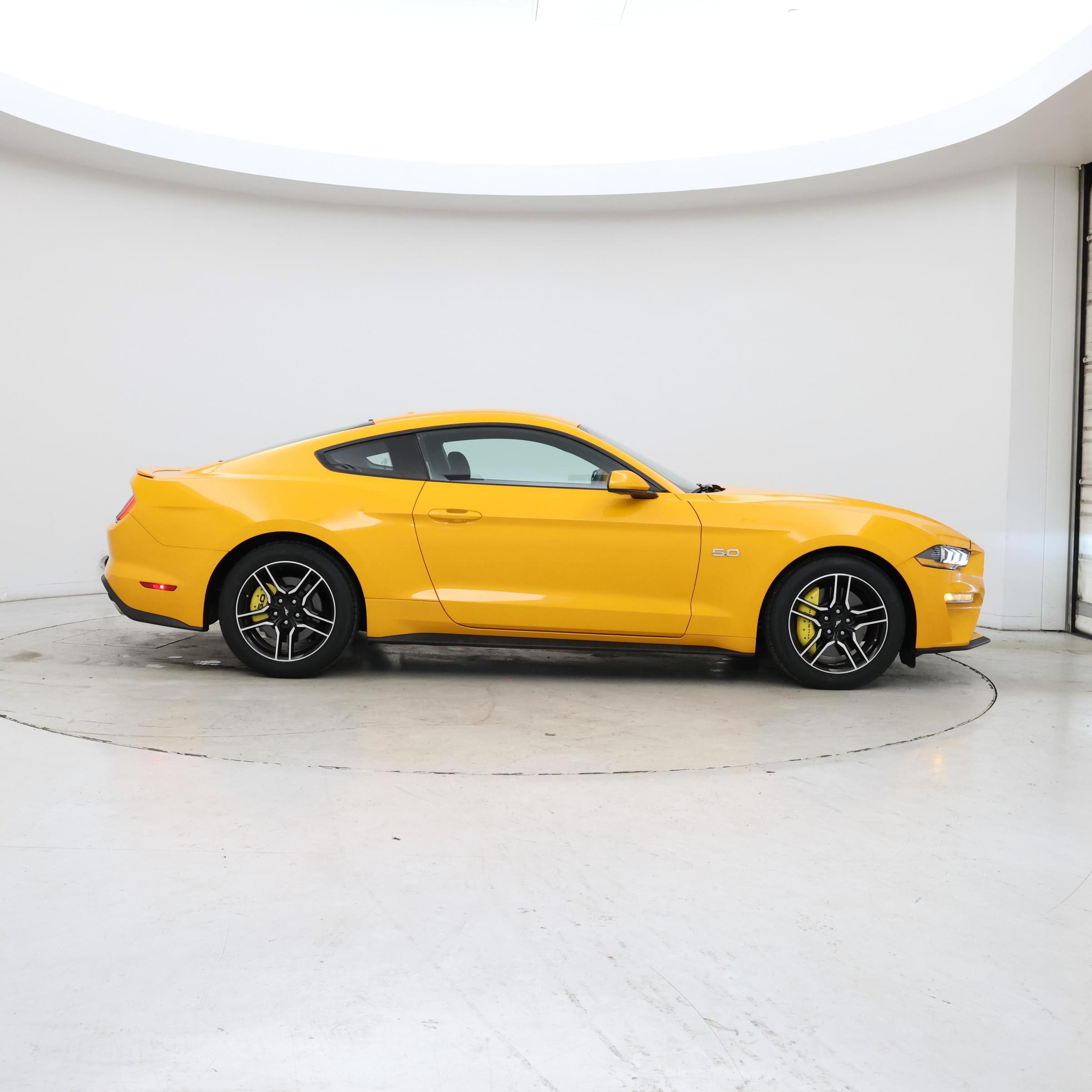 Thumbnail: 2019 Ford Mustang - 7