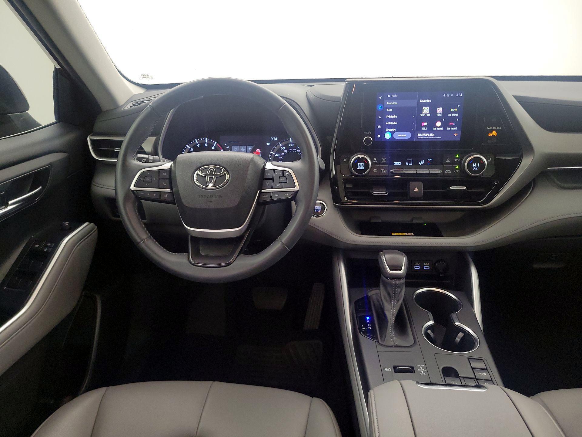 Thumbnail: 2023 Toyota Highlander - 10