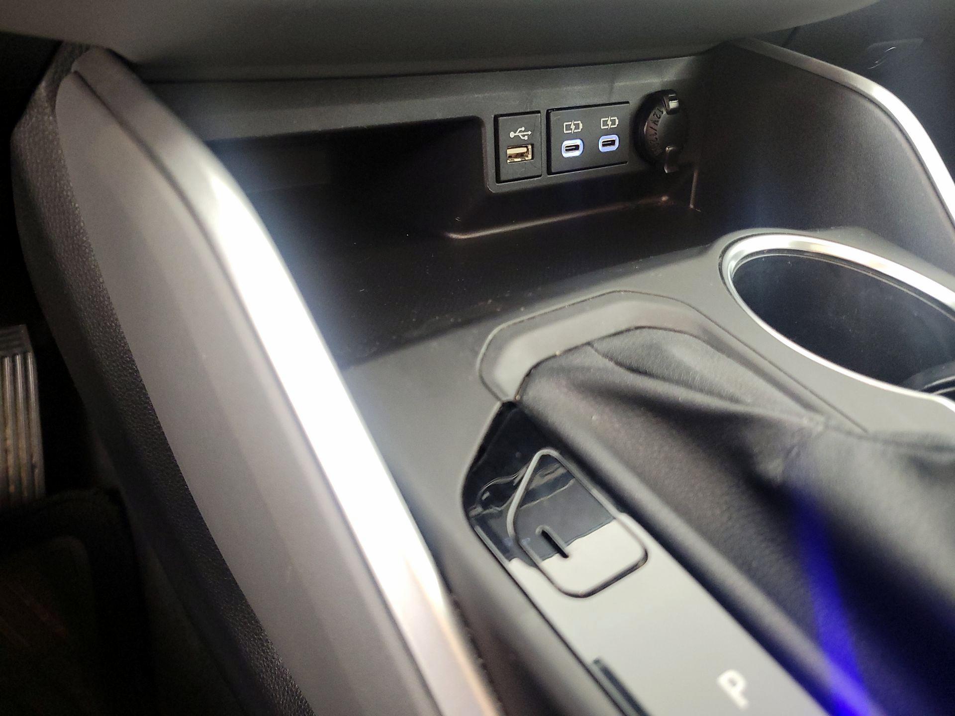 Thumbnail: 2023 Toyota Highlander - 18