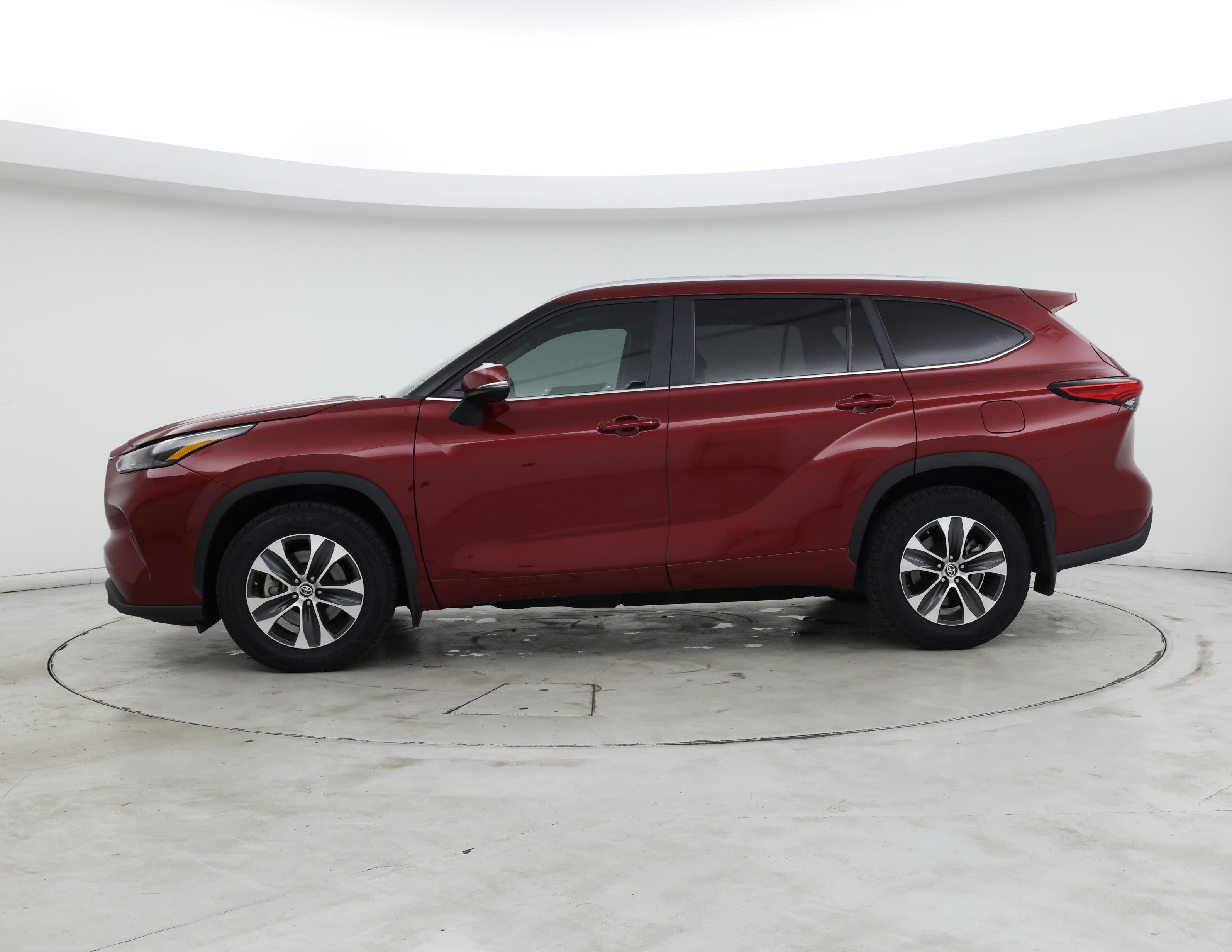 Thumbnail: 2023 Toyota Highlander - 3