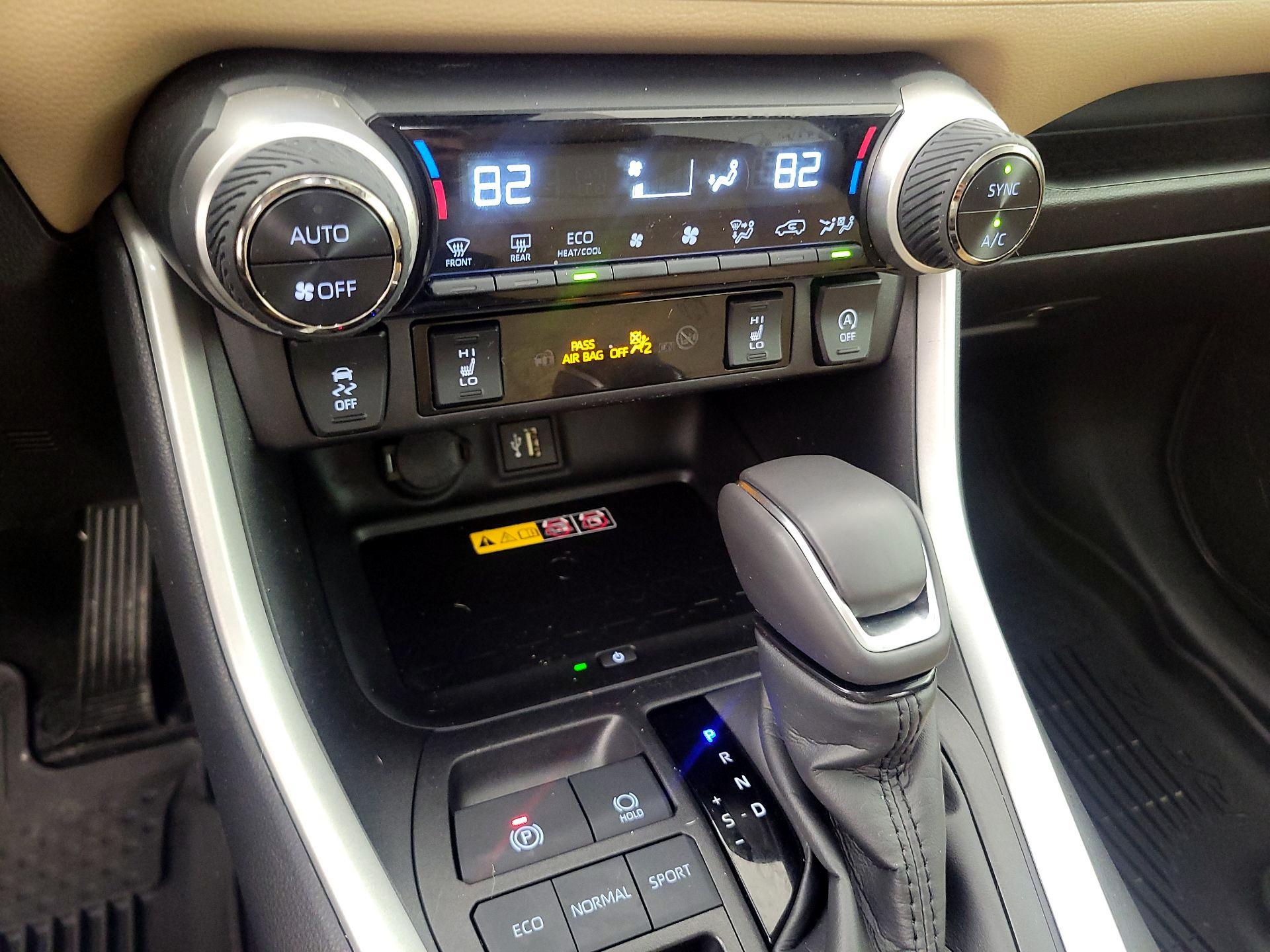 Thumbnail: 2025 Toyota RAV4 - 16