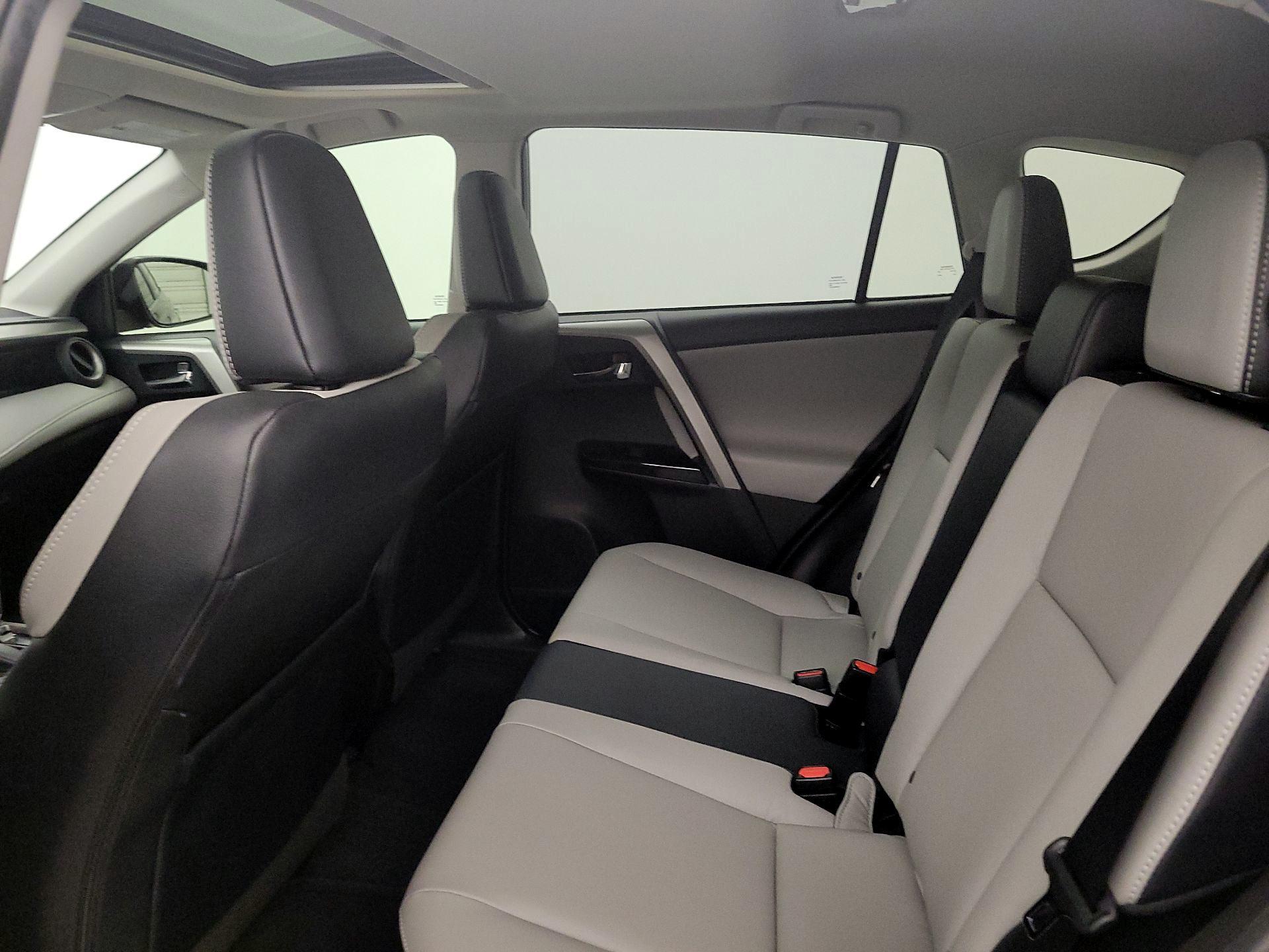 Thumbnail: 2017 Toyota RAV4 - 20