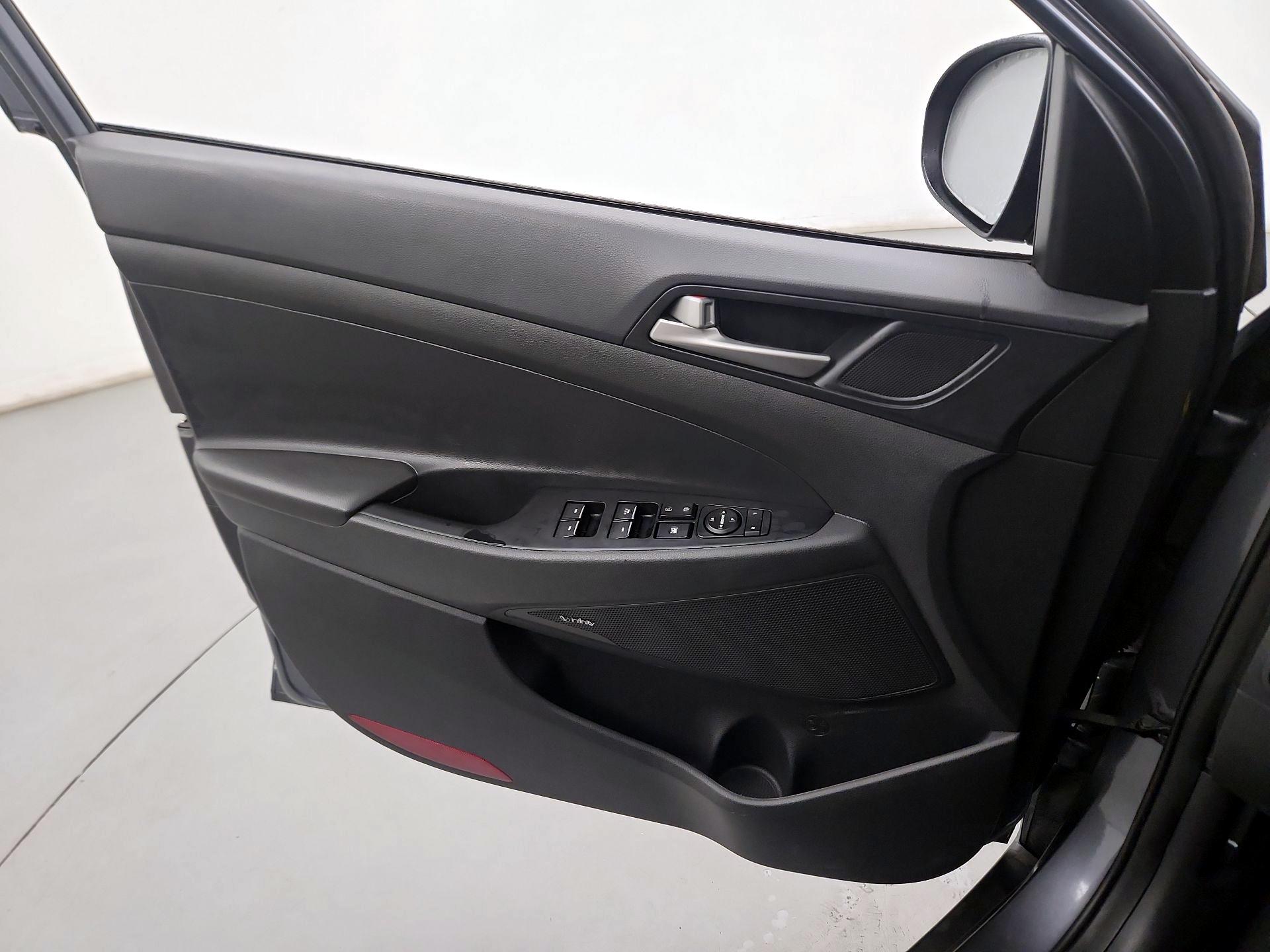 Thumbnail: 2018 Hyundai Tucson - 10