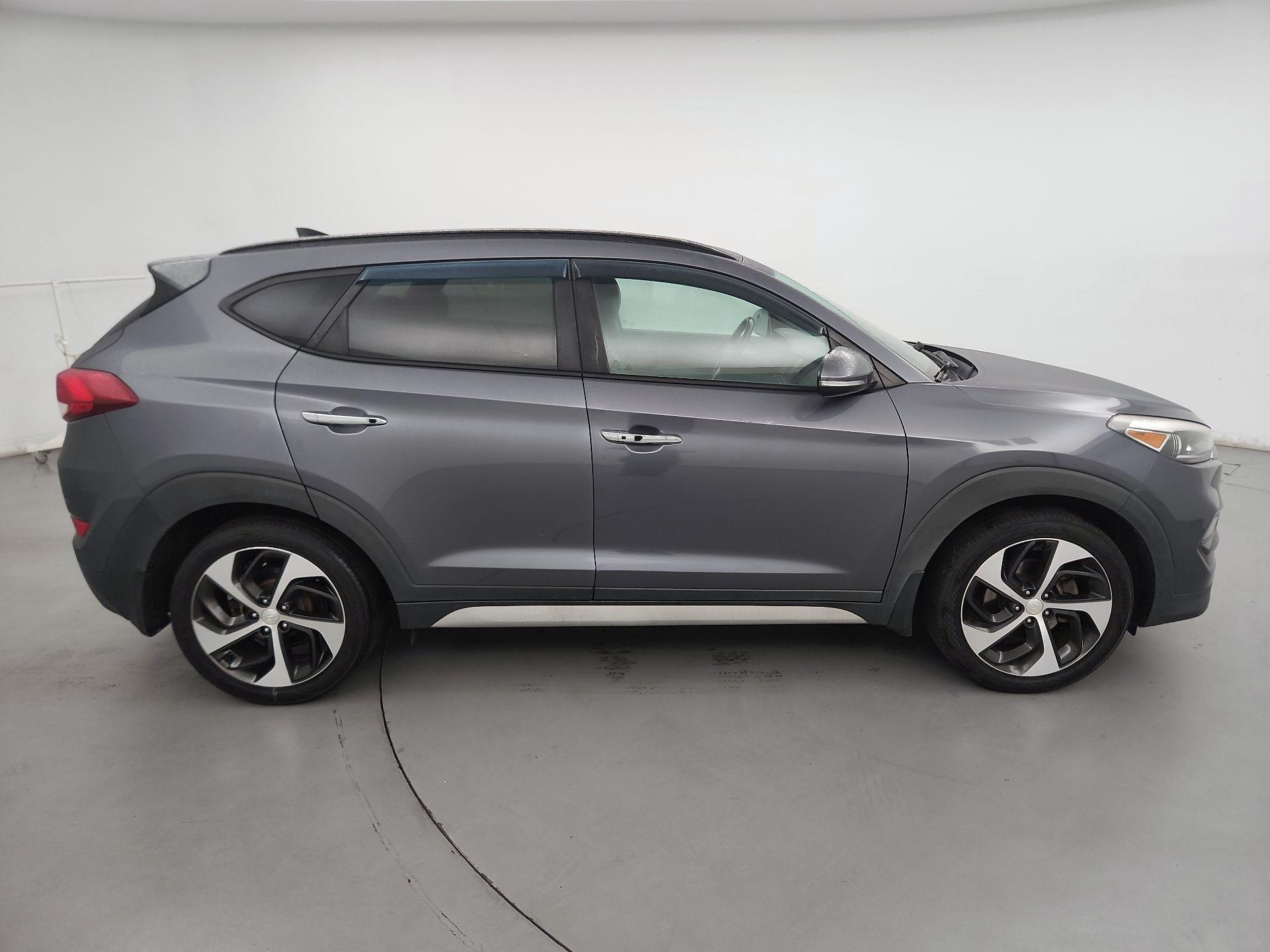 Thumbnail: 2018 Hyundai Tucson - 4