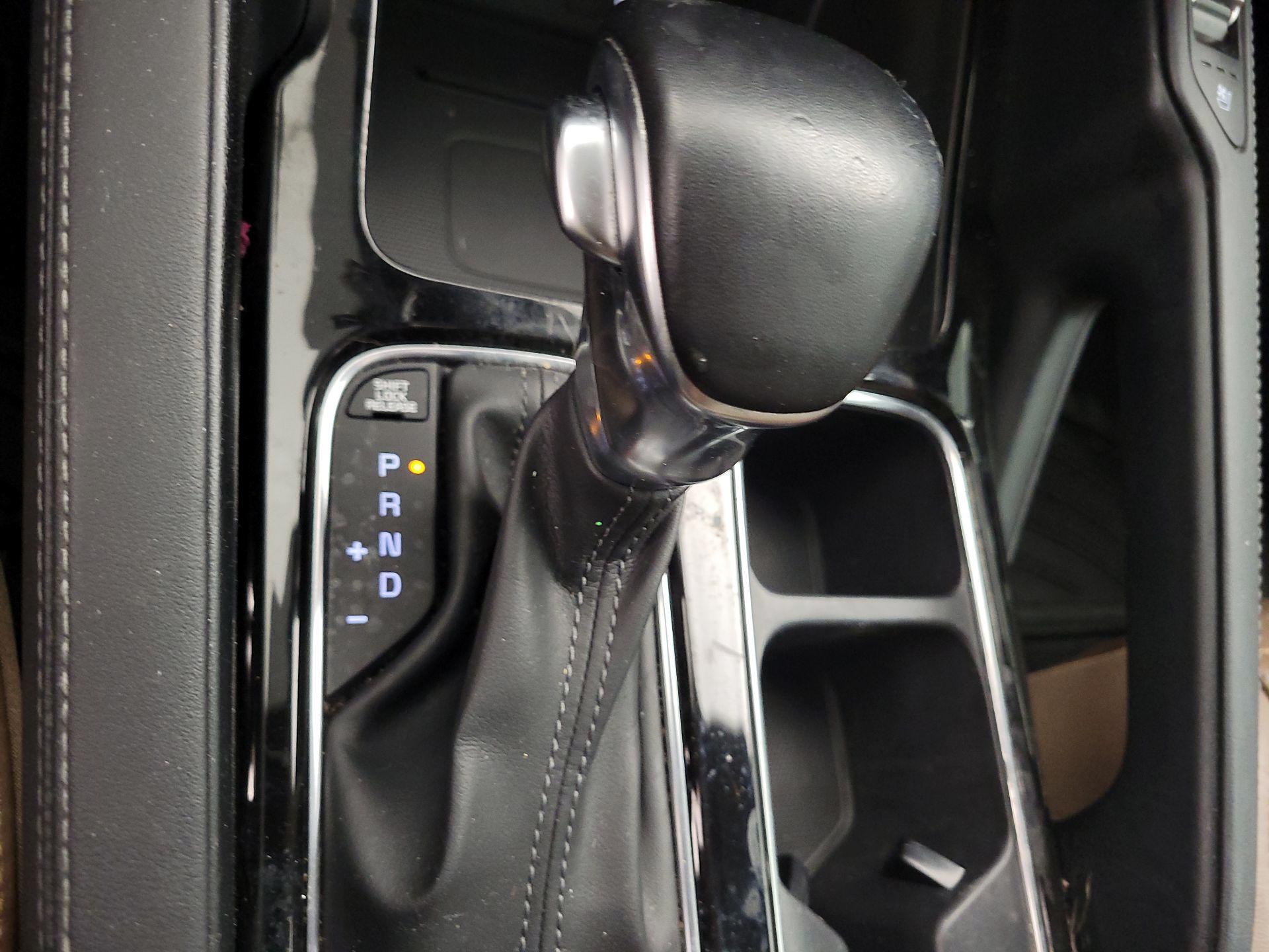 Thumbnail: 2020 Kia Telluride - 18