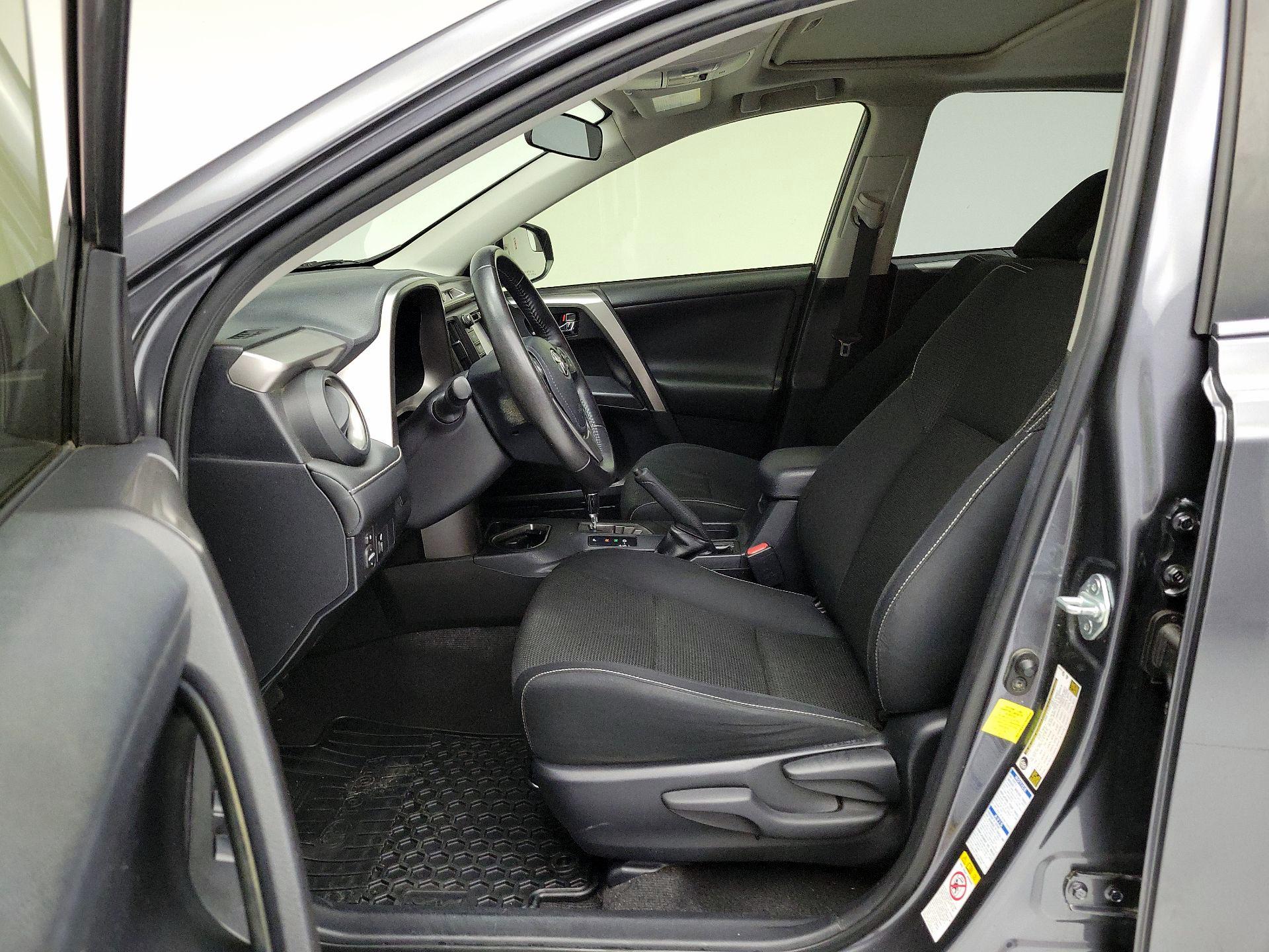 Thumbnail: 2016 Toyota RAV4 - 11