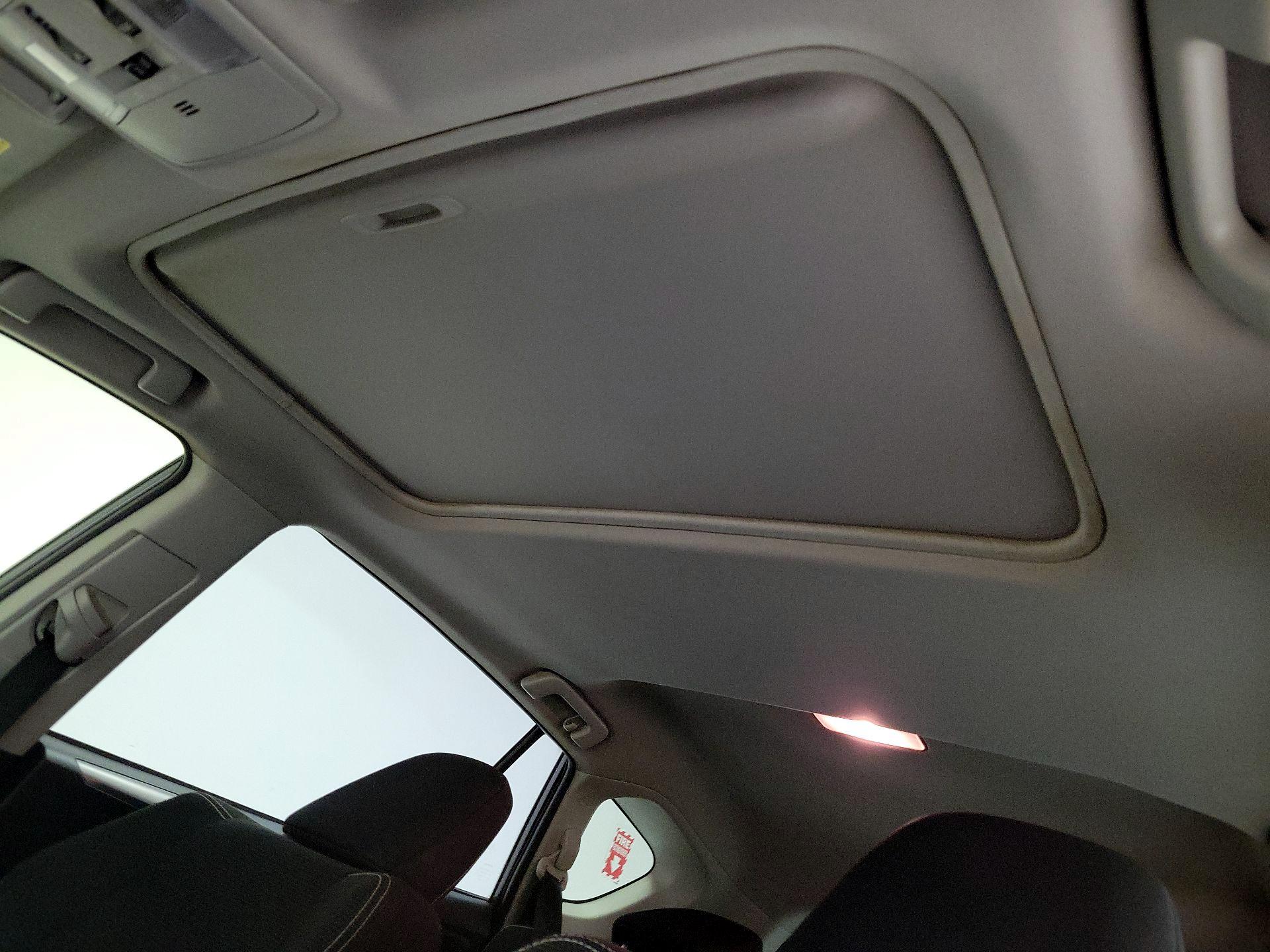 Thumbnail: 2016 Toyota RAV4 - 19