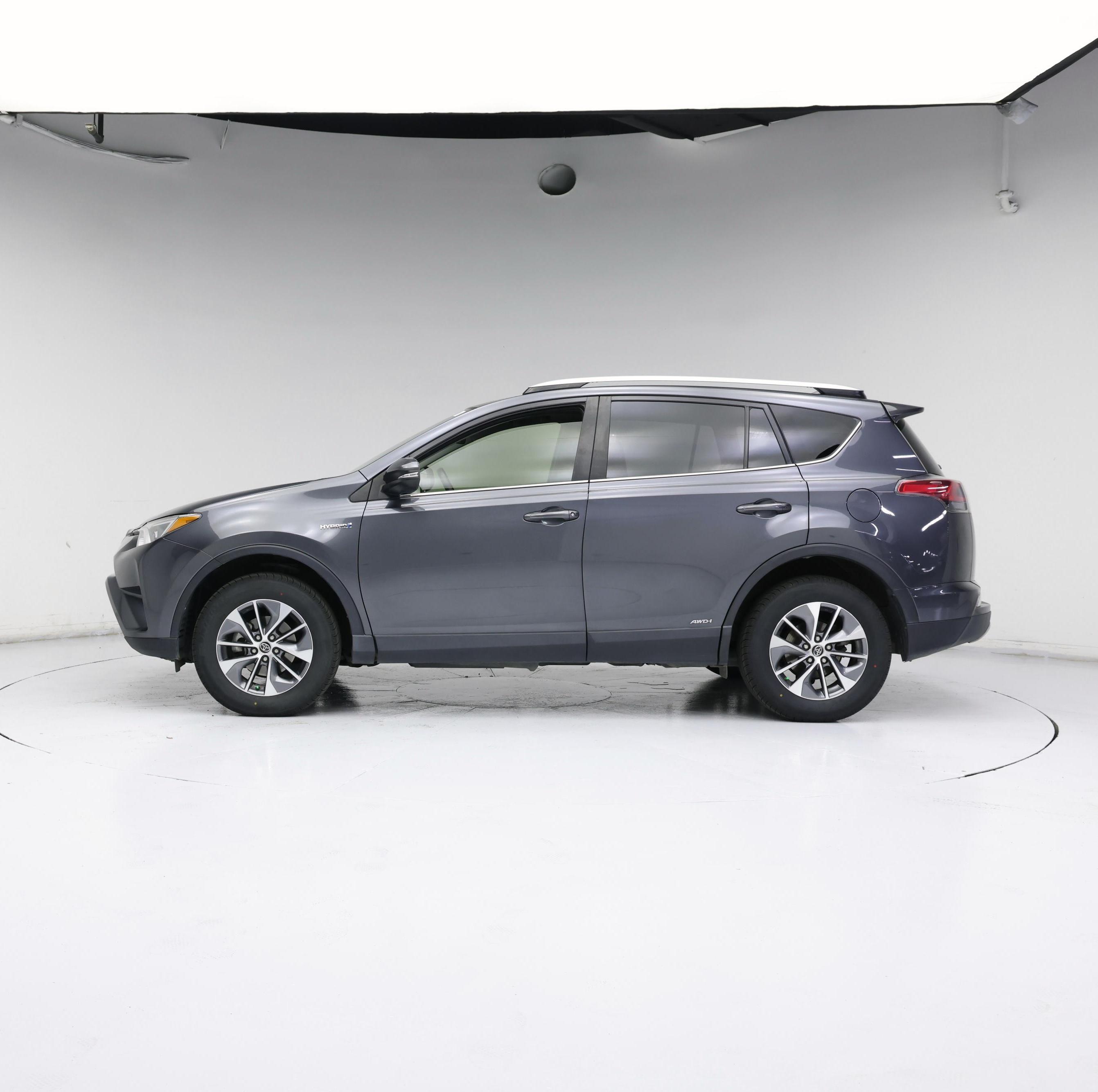 Thumbnail: 2016 Toyota RAV4 - 3