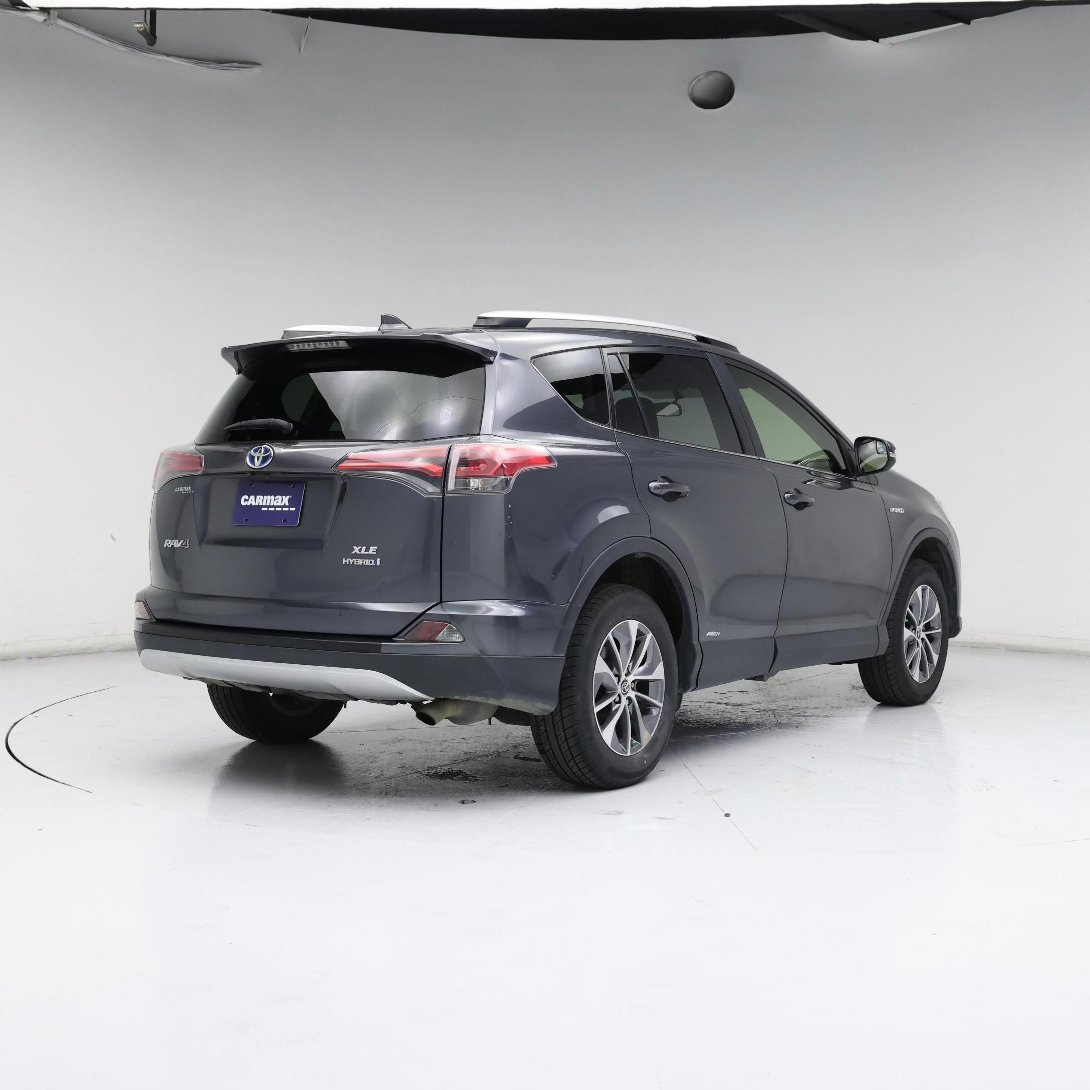 Thumbnail: 2016 Toyota RAV4 - 8