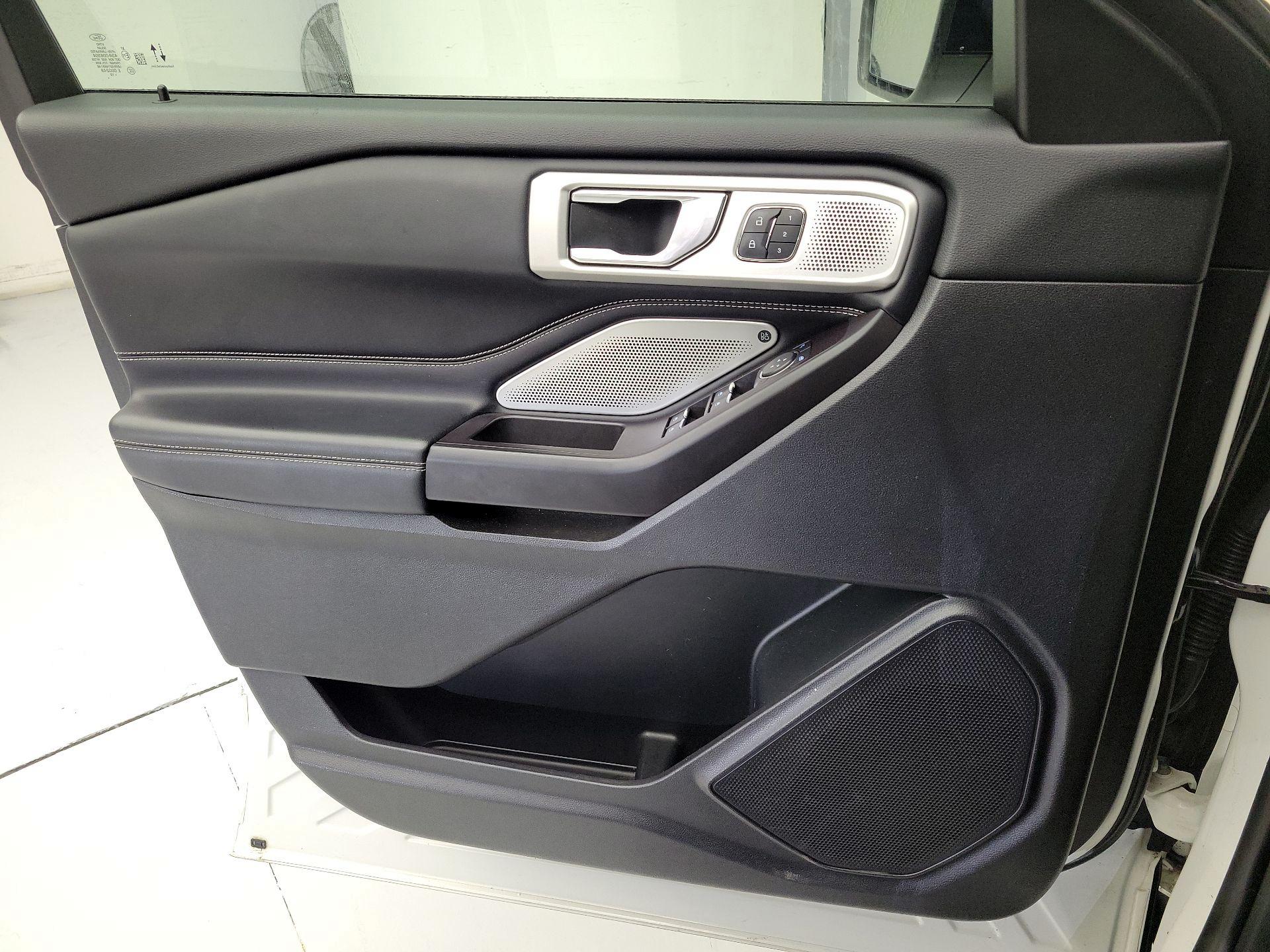 Thumbnail: 2020 Ford Explorer - 12