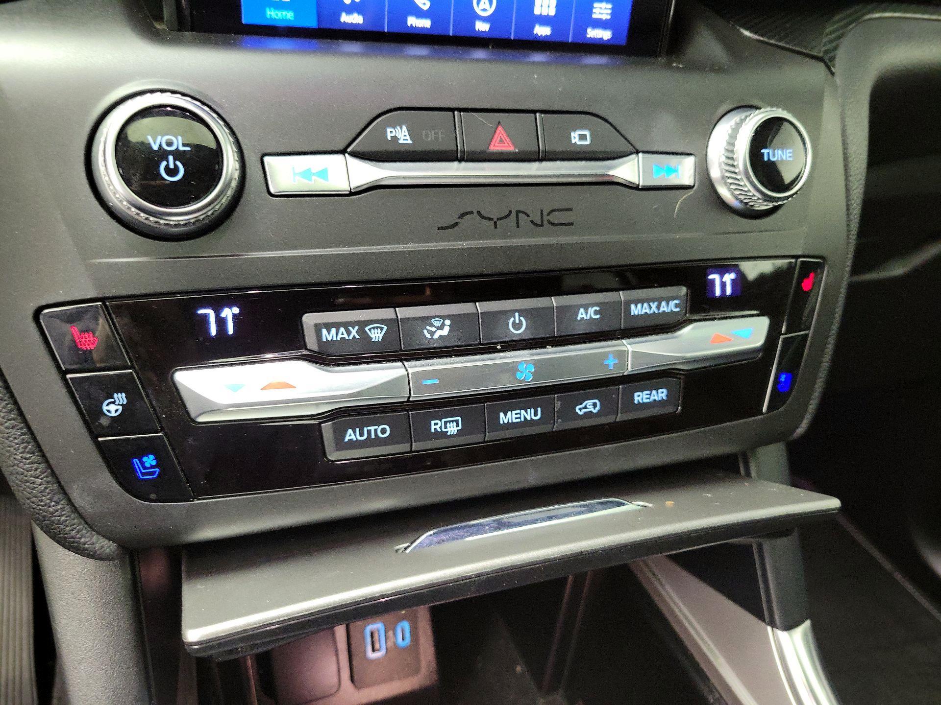 Thumbnail: 2020 Ford Explorer - 17