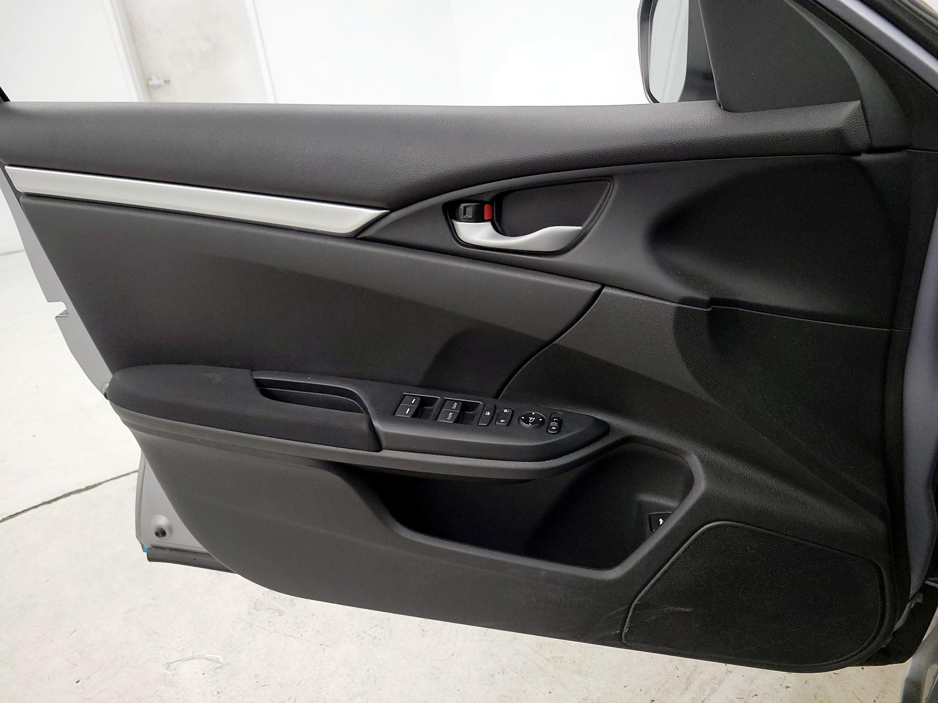 Thumbnail: 2016 Honda Civic - 12