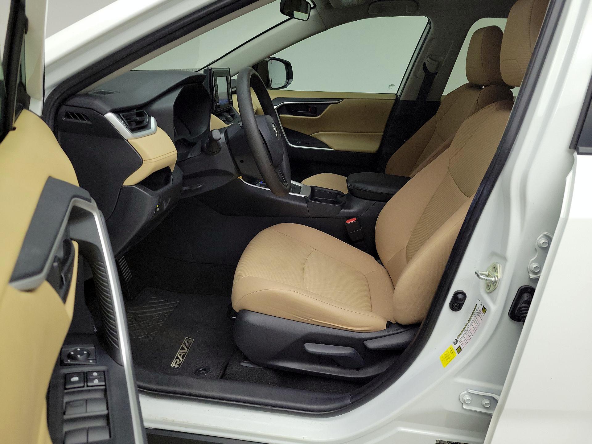 Thumbnail: 2019 Toyota RAV4 - 11